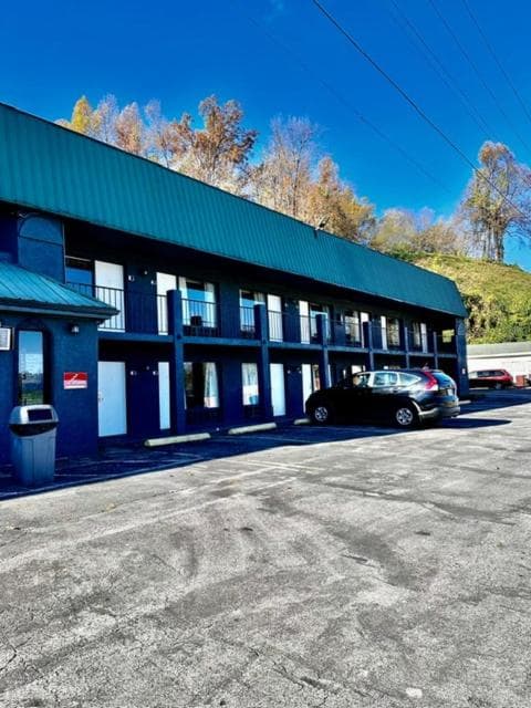 3 Y Motel property views in Mount Vernon, KY — gallery photo 3