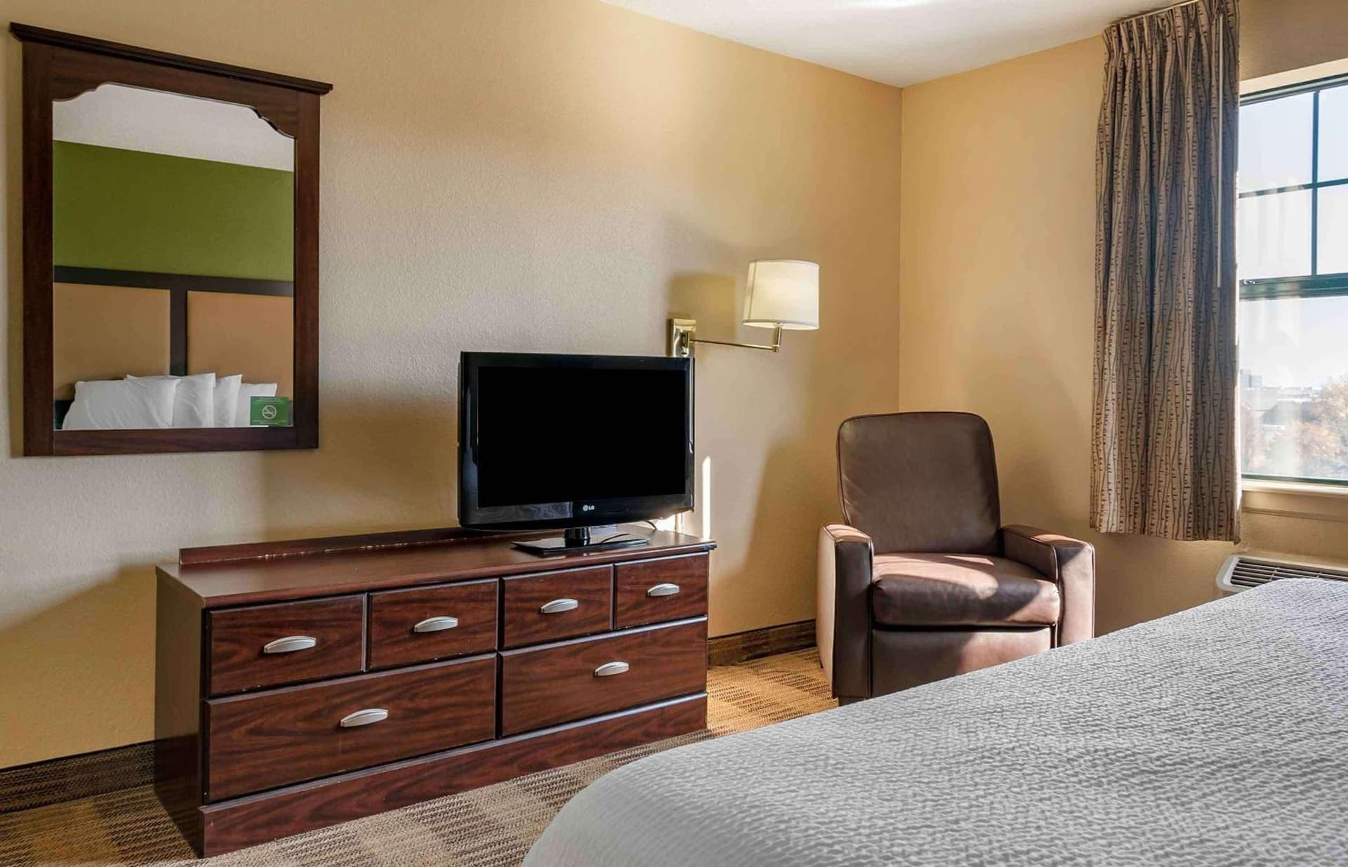 Extended Stay America Suites - Detroit - Ann Arbor - Briarwood Mall gallery photo in Ann Arbor, MI — image 49