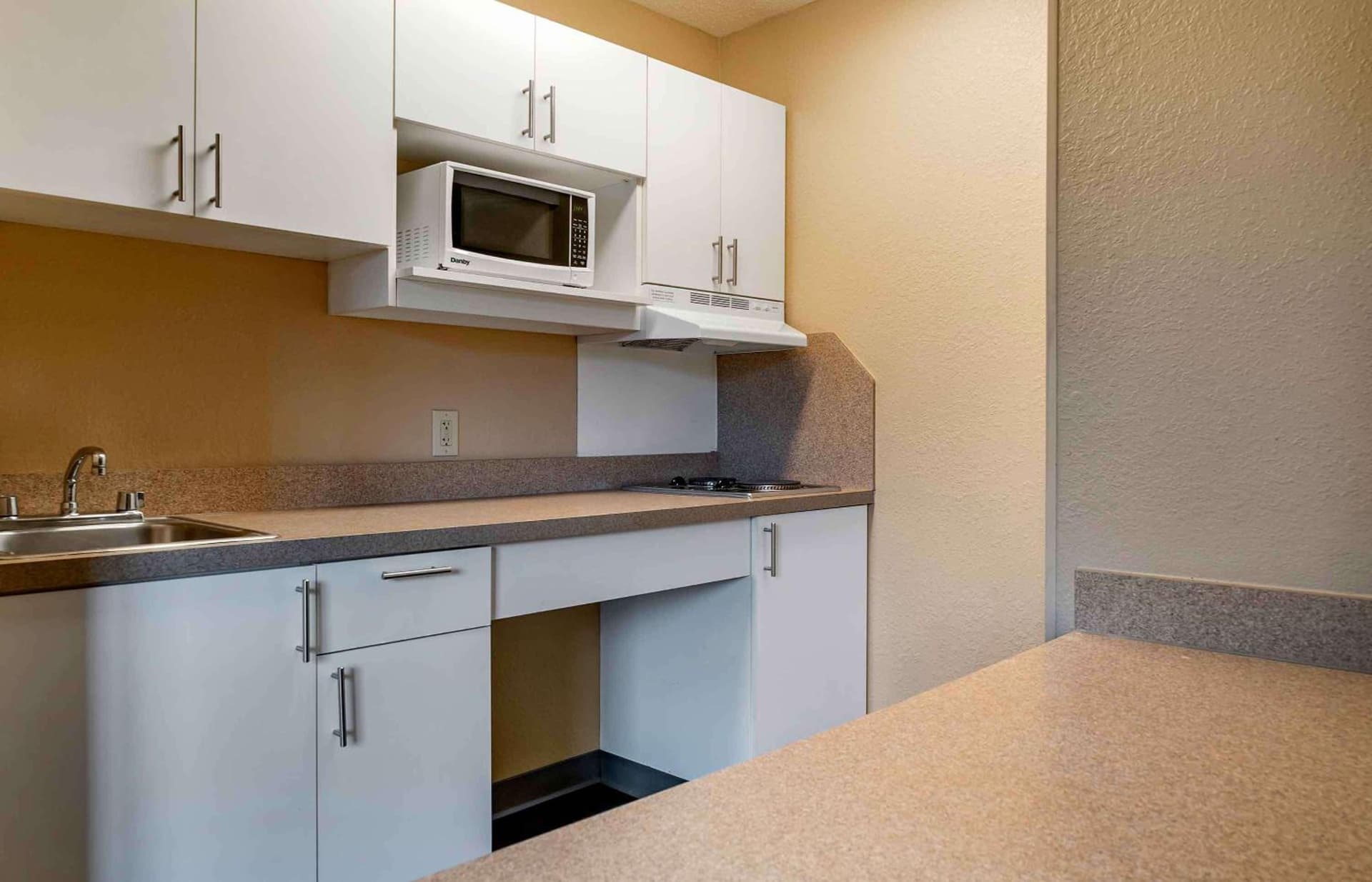 Extended Stay America Suites - Detroit - Ann Arbor - Briarwood Mall gallery photo in Ann Arbor, MI — image 27