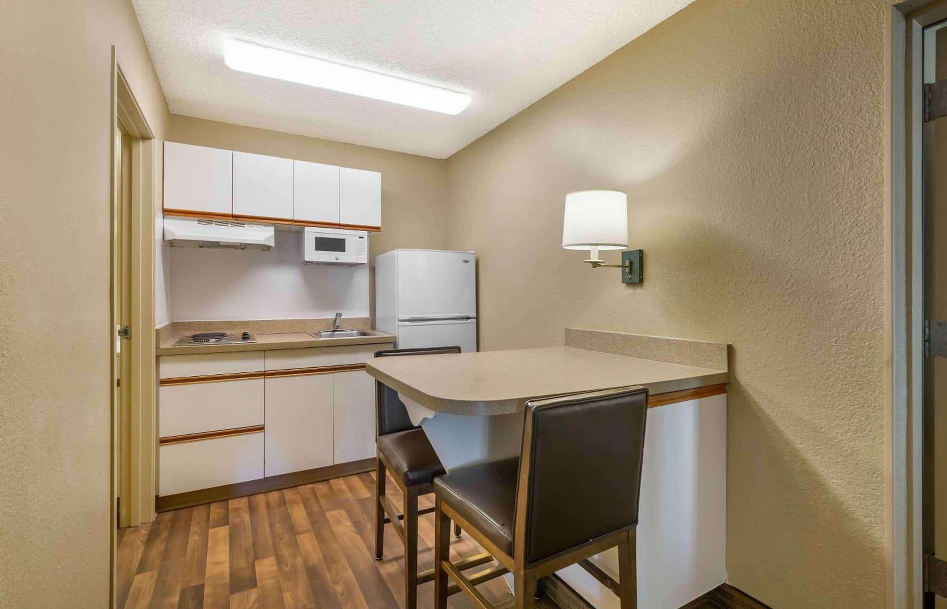 Extended Stay America Suites - Boca Raton - Commerce gallery photo in Boca Raton, FL — image 4