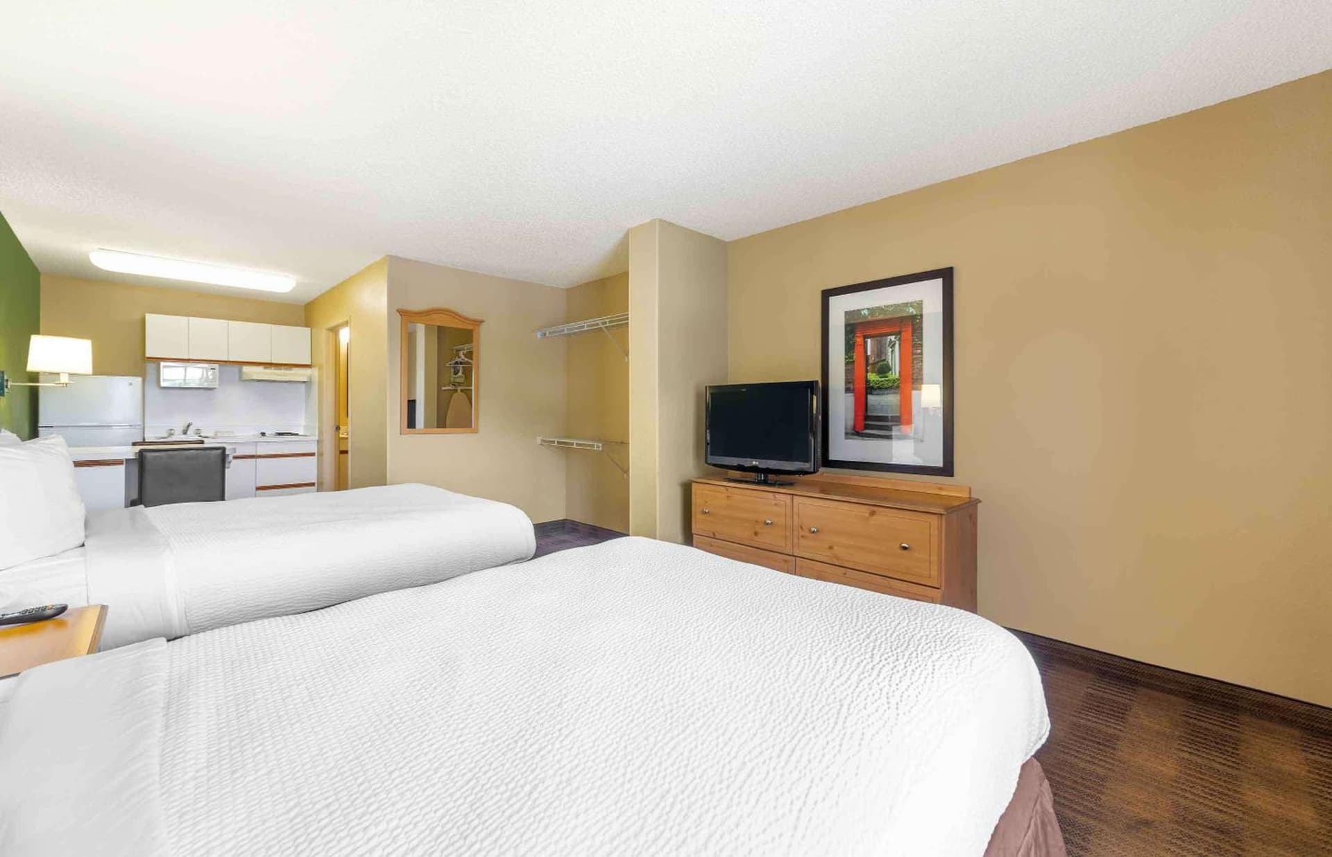 Extended Stay America Suites - Boca Raton - Commerce interior in Boca Raton, FL — gallery photo 2