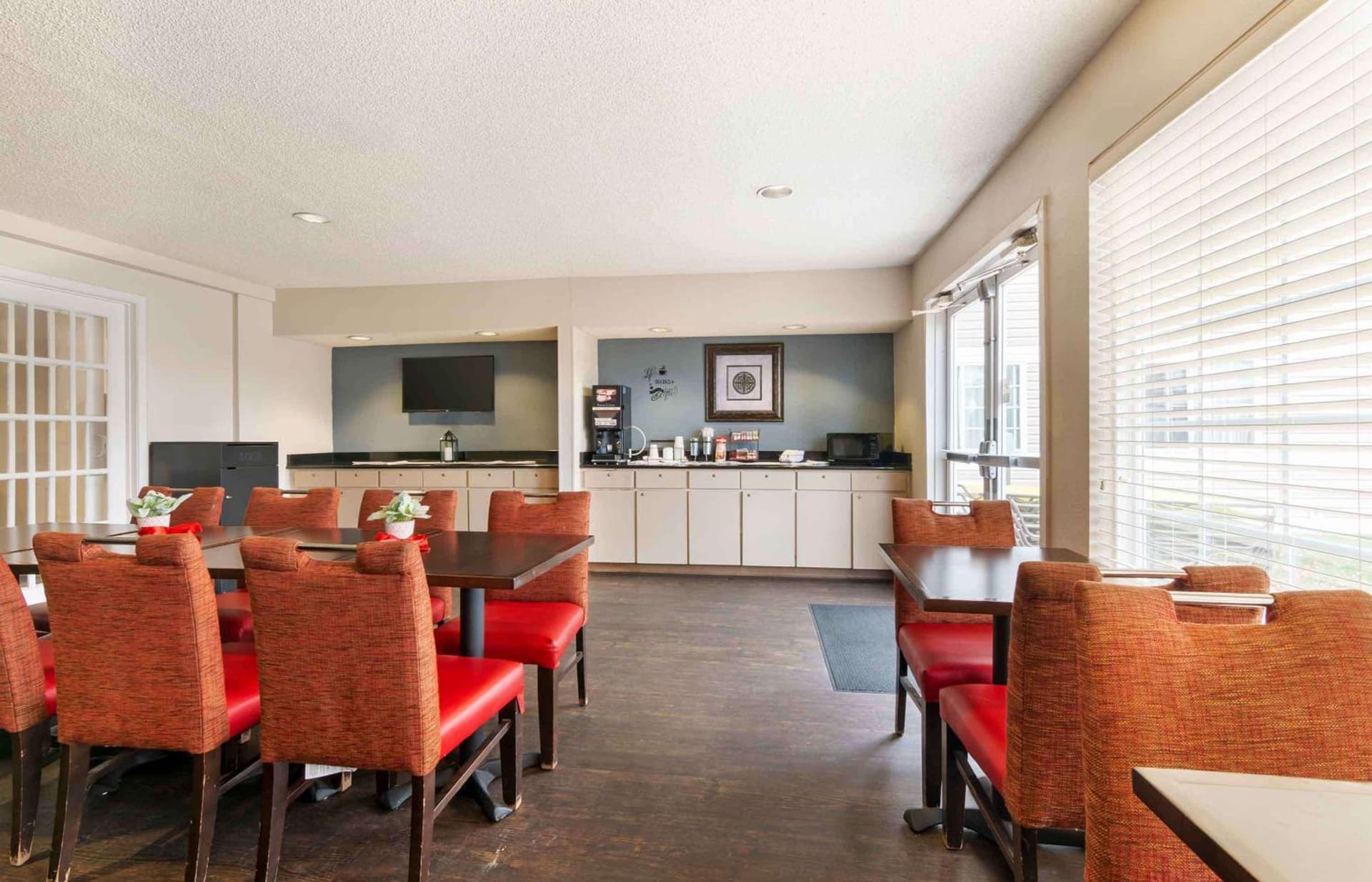 Extended Stay America Suites - Kansas City - Airport - Tiffany Springs gallery photo in Kansas City, KS — image 21