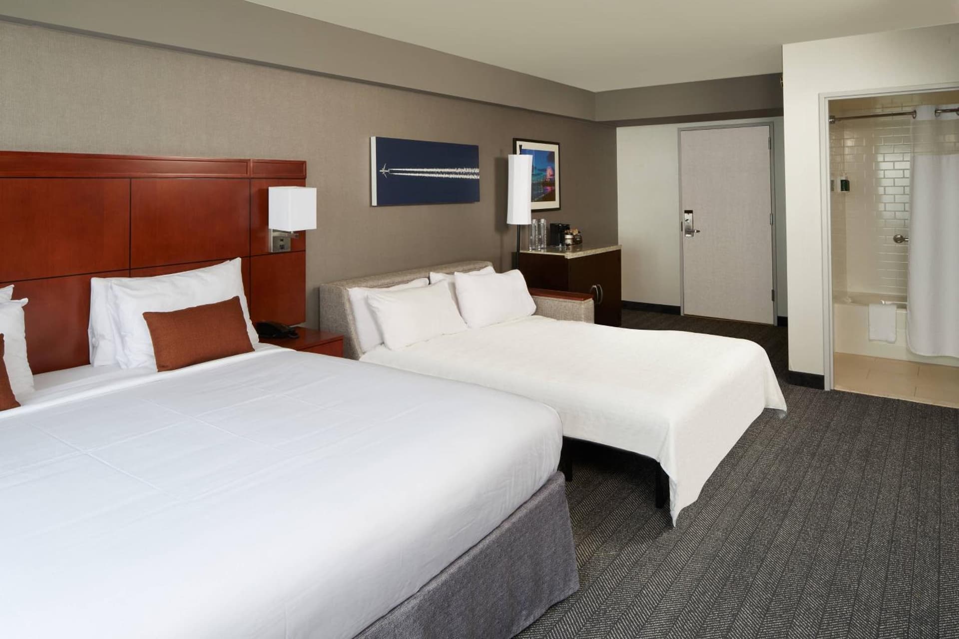 Courtyard by Marriott Los Angeles LAX / Century Boulevard gallery photo in Los Angeles, CA — image 13