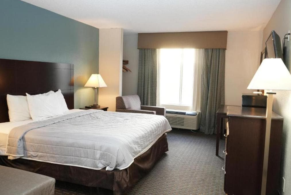 Copley Inn & Suites By OYO Akron OH gallery photo in Akron, OH — image 13