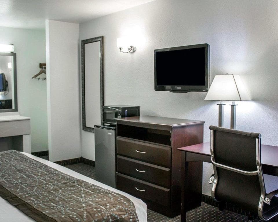 Copley Inn & Suites By OYO Akron OH gallery photo in Akron, OH — image 25
