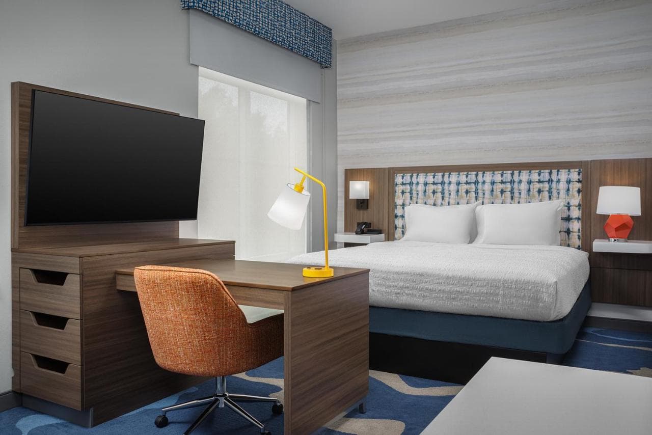 Hampton Inn & Suites Naples South interior in Naples, FL — gallery photo 2