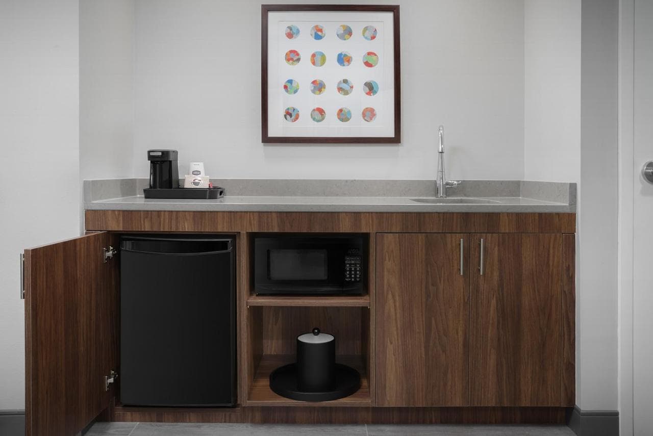 Hampton Inn & Suites Naples South gallery photo in Naples, FL — image 10