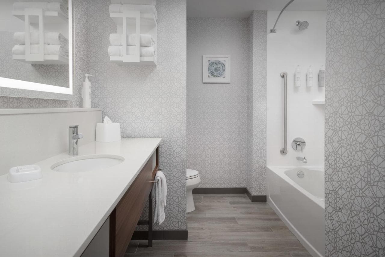 Hampton Inn & Suites Naples South gallery photo in Naples, FL — image 25