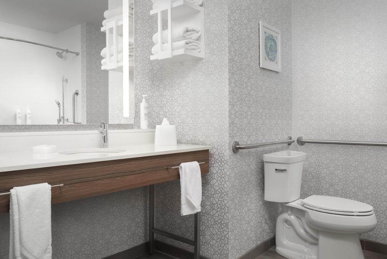 Hampton Inn & Suites Naples South gallery photo in Naples, FL — image 17