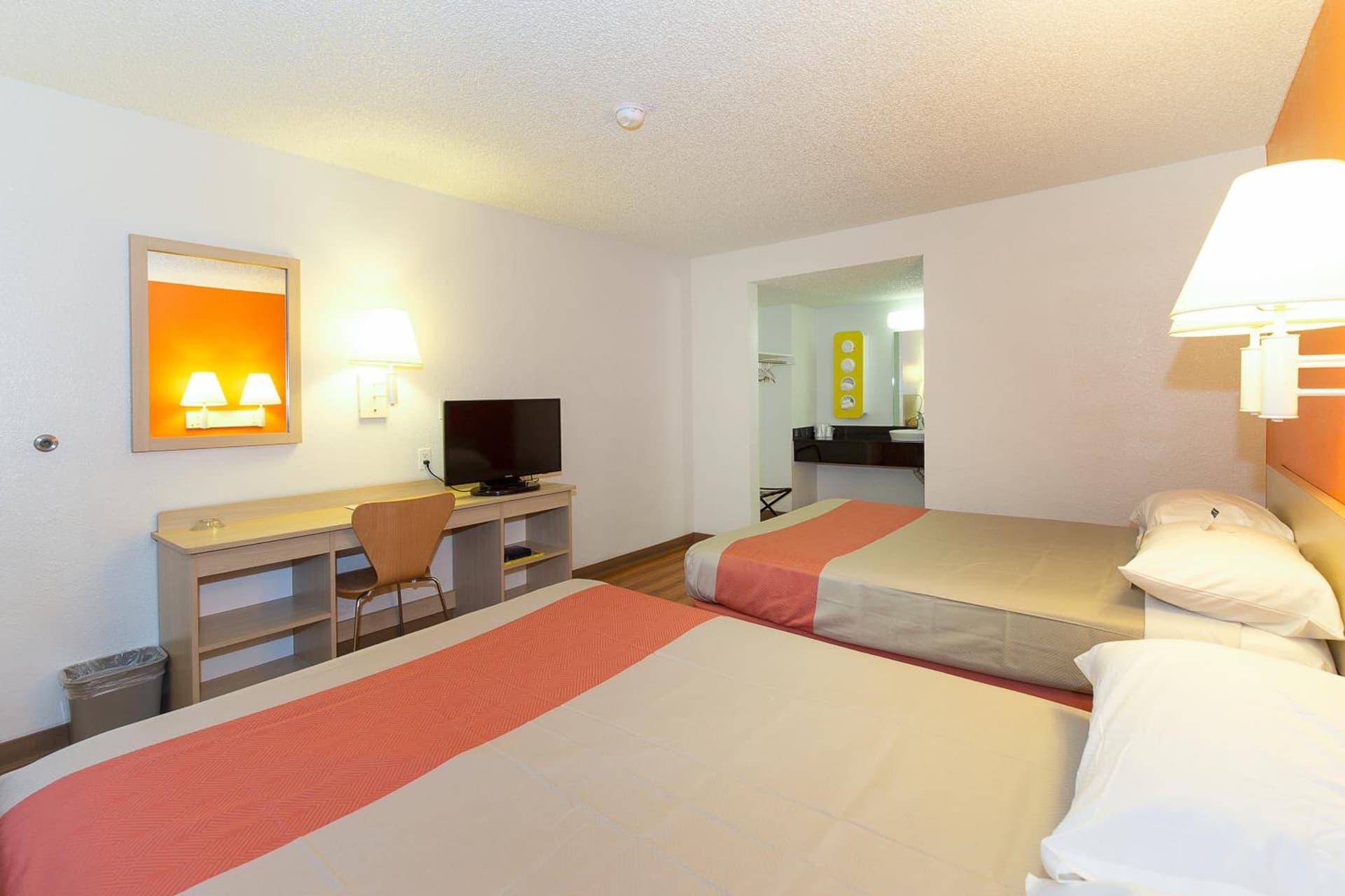 Motel 6 Hayward, CA- Silicon Valley Gateway gallery photo in Hayward, CA — image 29