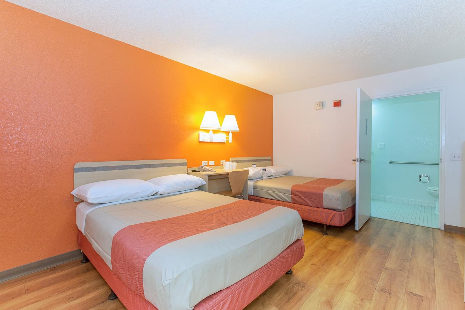 Motel 6 Hayward, CA- Silicon Valley Gateway gallery photo in Hayward, CA — image 26