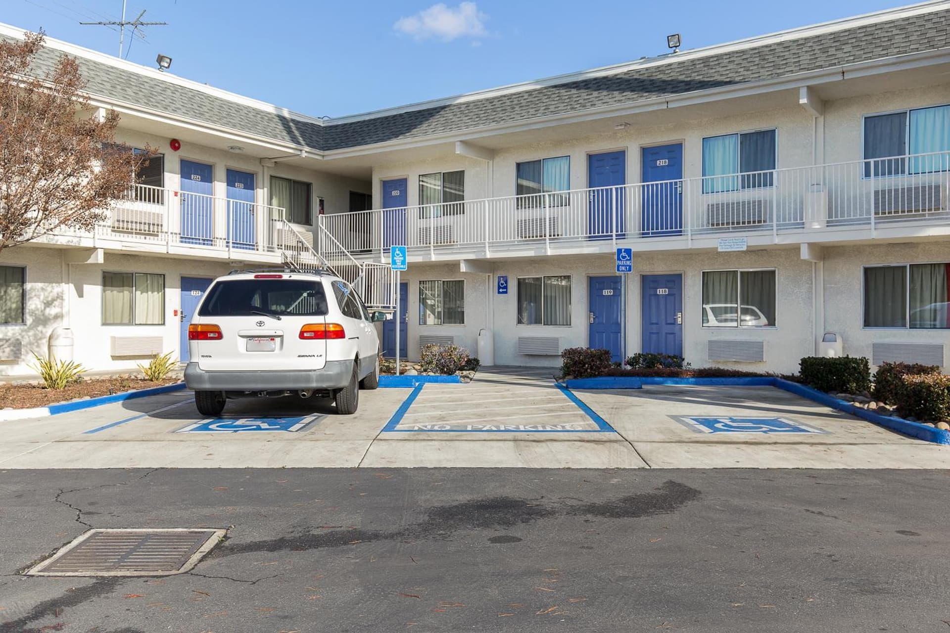 Motel 6 Hayward, CA- Silicon Valley Gateway gallery photo in Hayward, CA — image 7