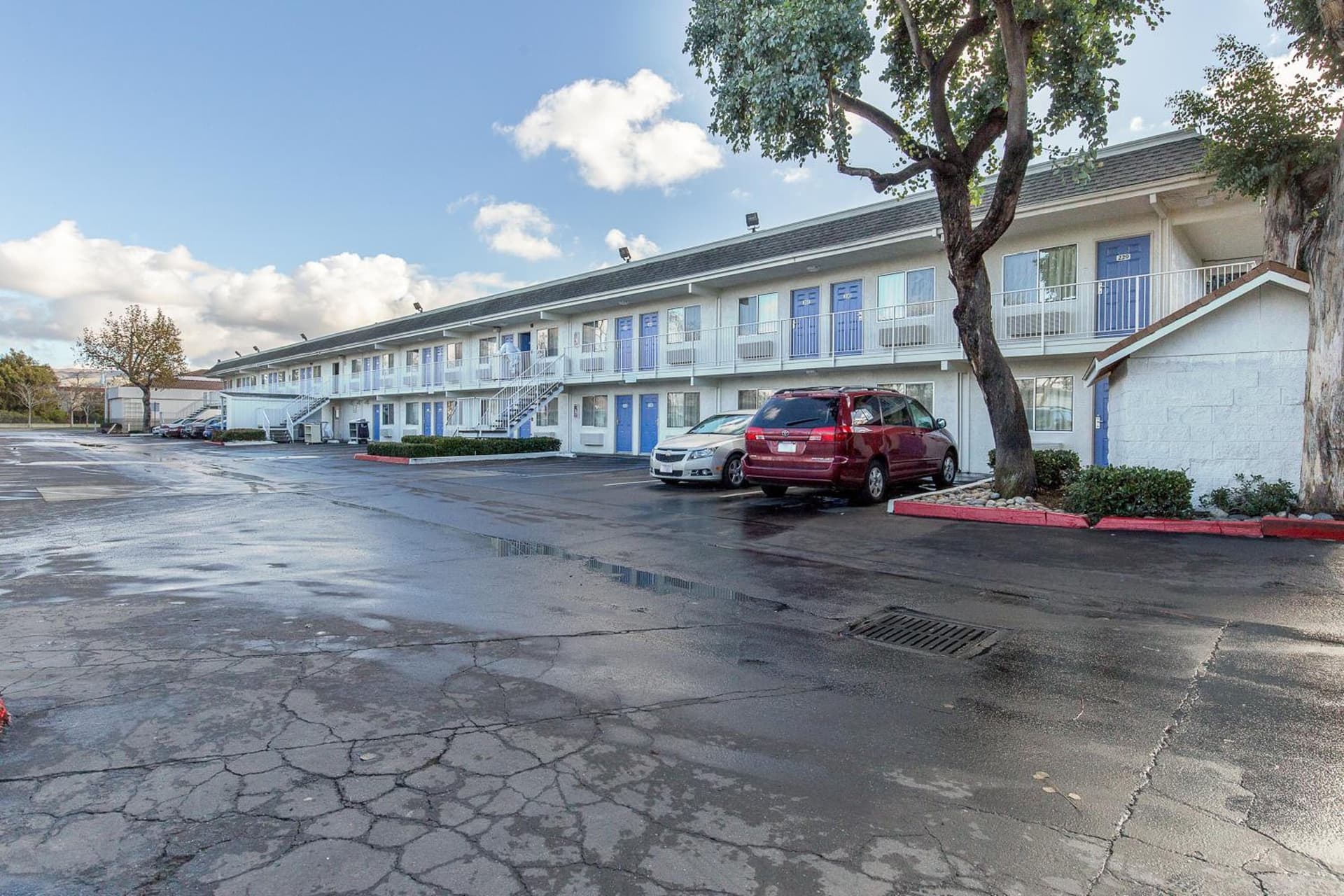 Motel 6 Hayward, CA- Silicon Valley Gateway property views in Hayward, CA — gallery photo 3