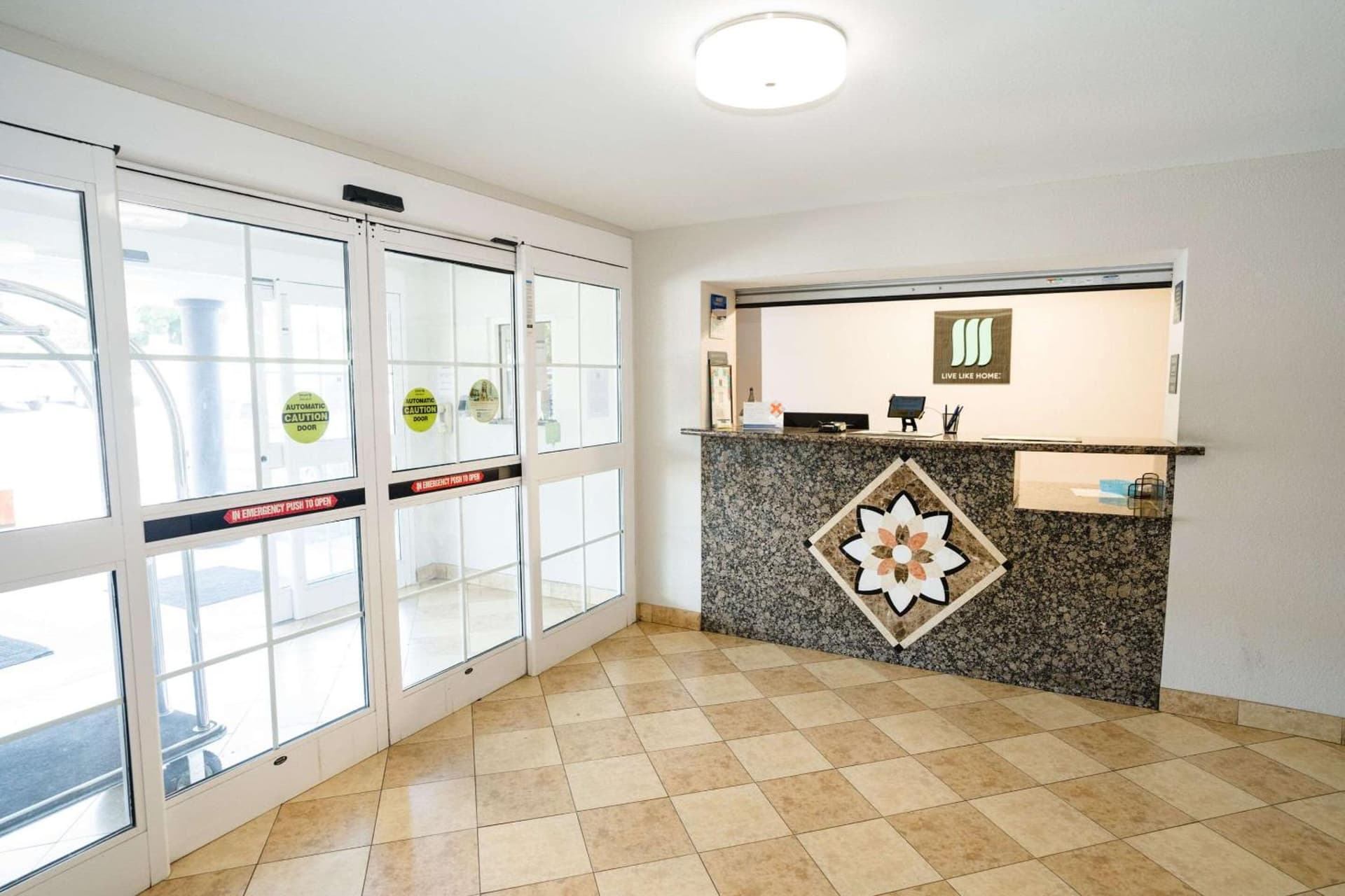 MainStay Suites Knoxville North I-75 interior in Knoxville, TN — gallery photo 2