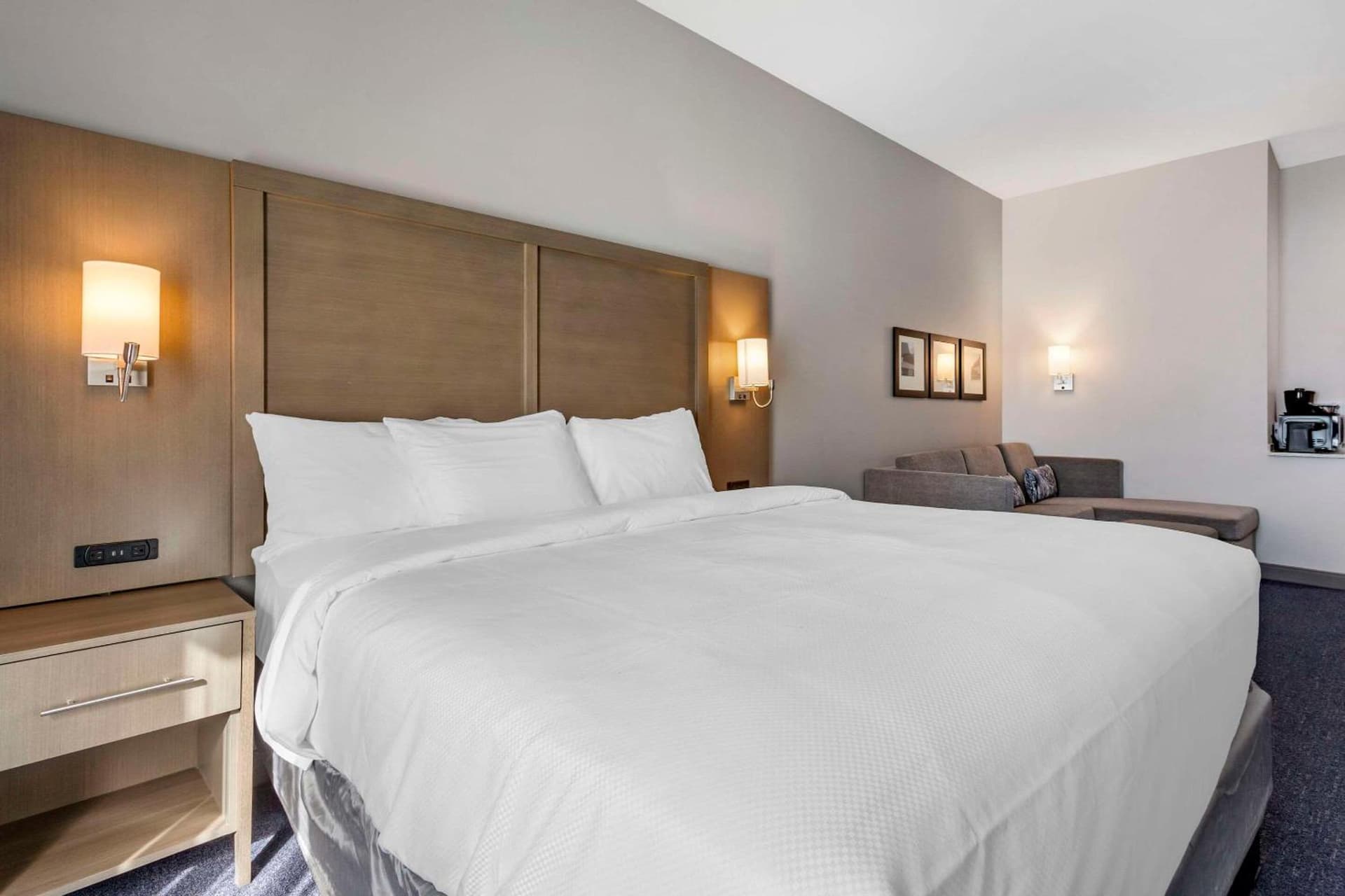 Comfort Suites Scottsdale Talking Stick Entertainment District gallery photo in Scottsdale, AZ — image 8