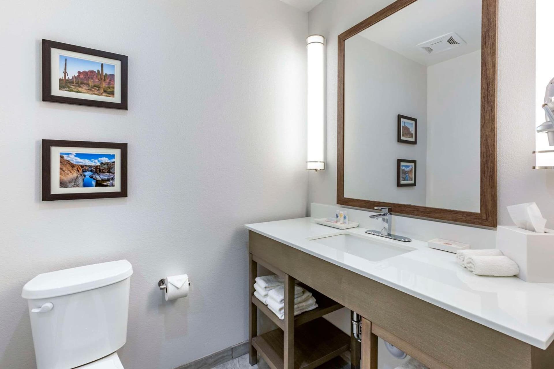 Comfort Suites Scottsdale Talking Stick Entertainment District gallery photo in Scottsdale, AZ — image 21