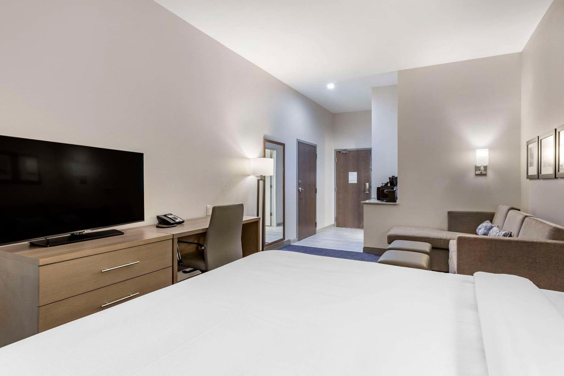 Comfort Suites Scottsdale Talking Stick Entertainment District gallery photo in Scottsdale, AZ — image 36