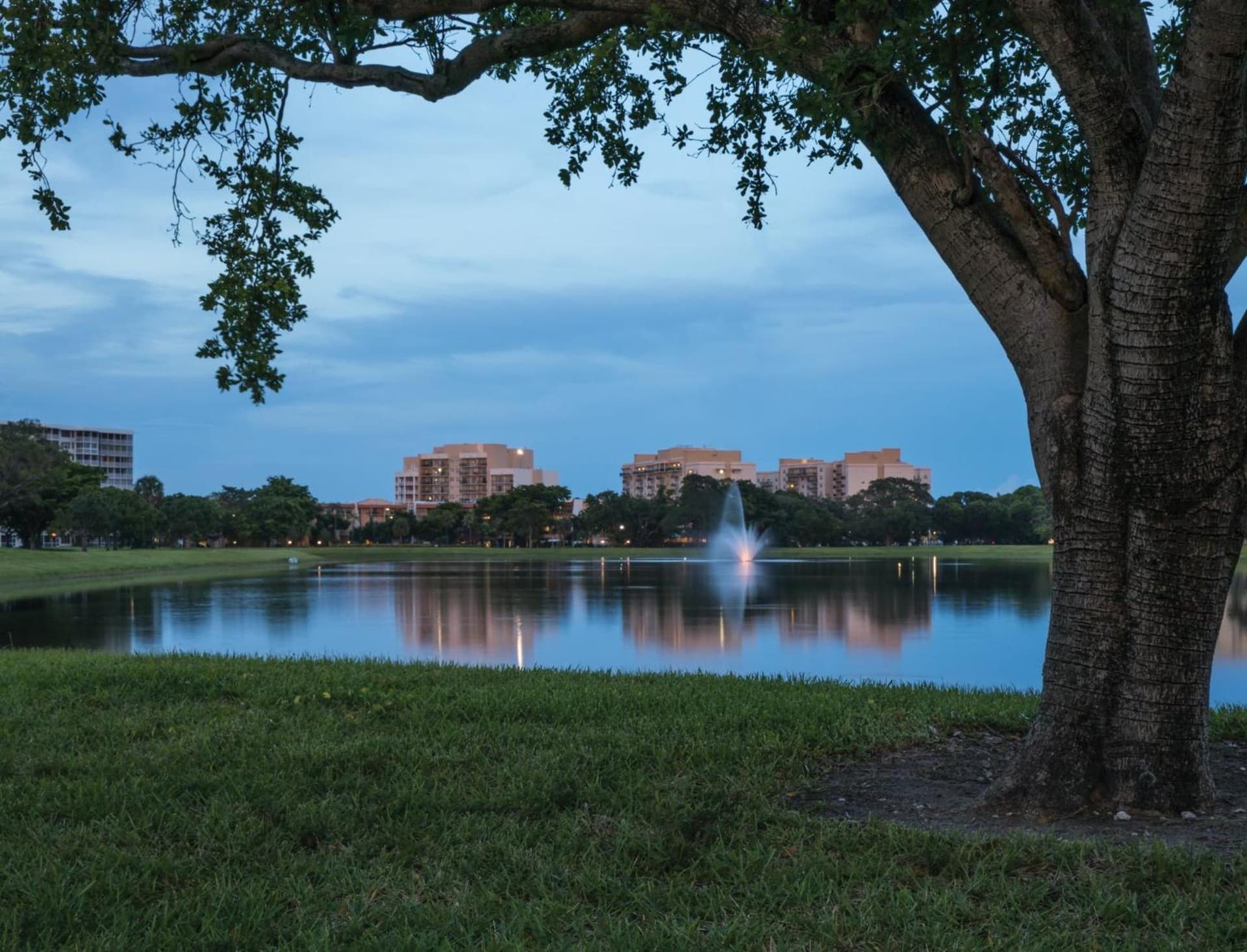 Club Wyndham Palm-Aire interior in Pompano Beach, FL — gallery photo 2