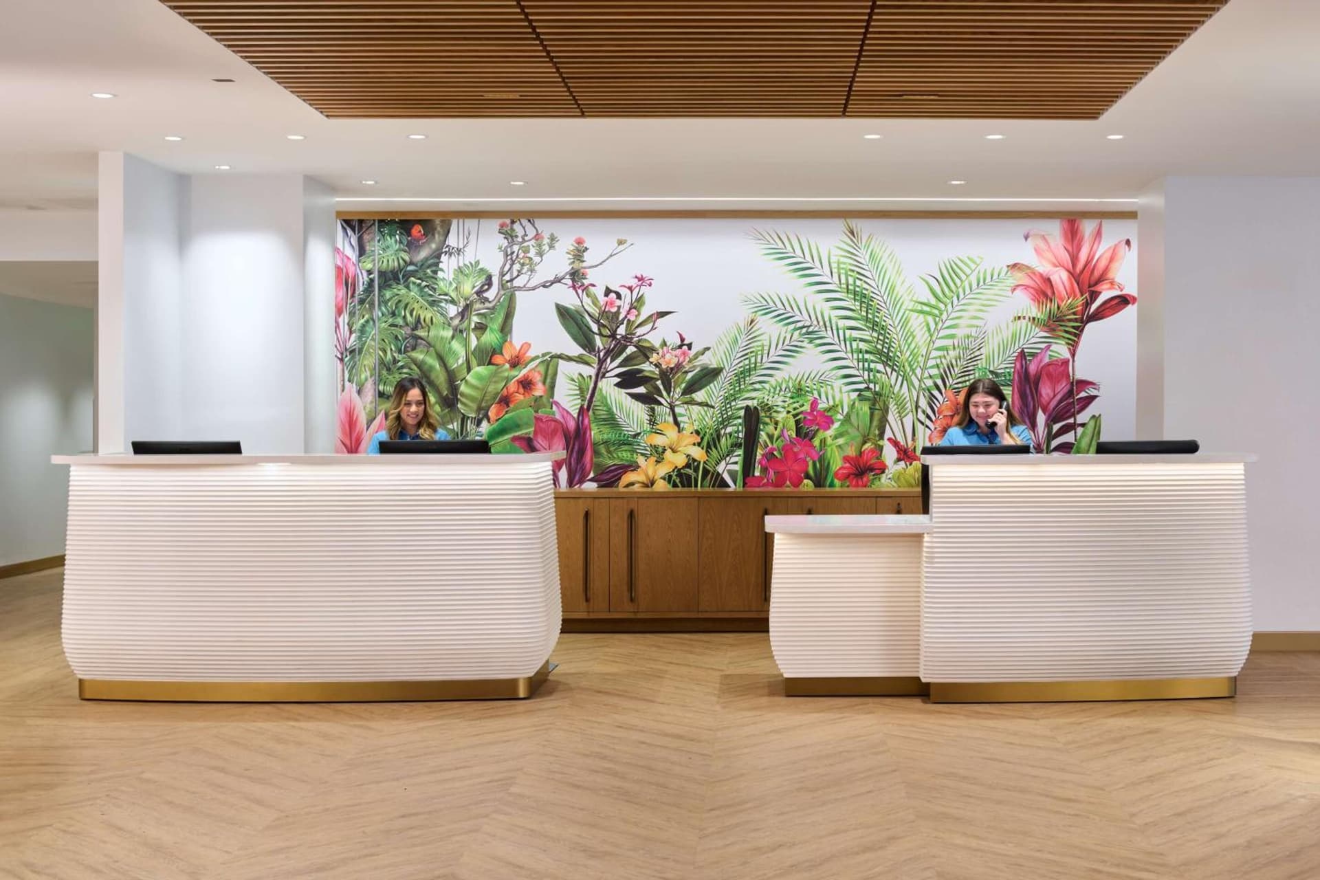 OUTRIGGER Waikiki Paradise Hotel interior in Honolulu, HI — gallery photo 2