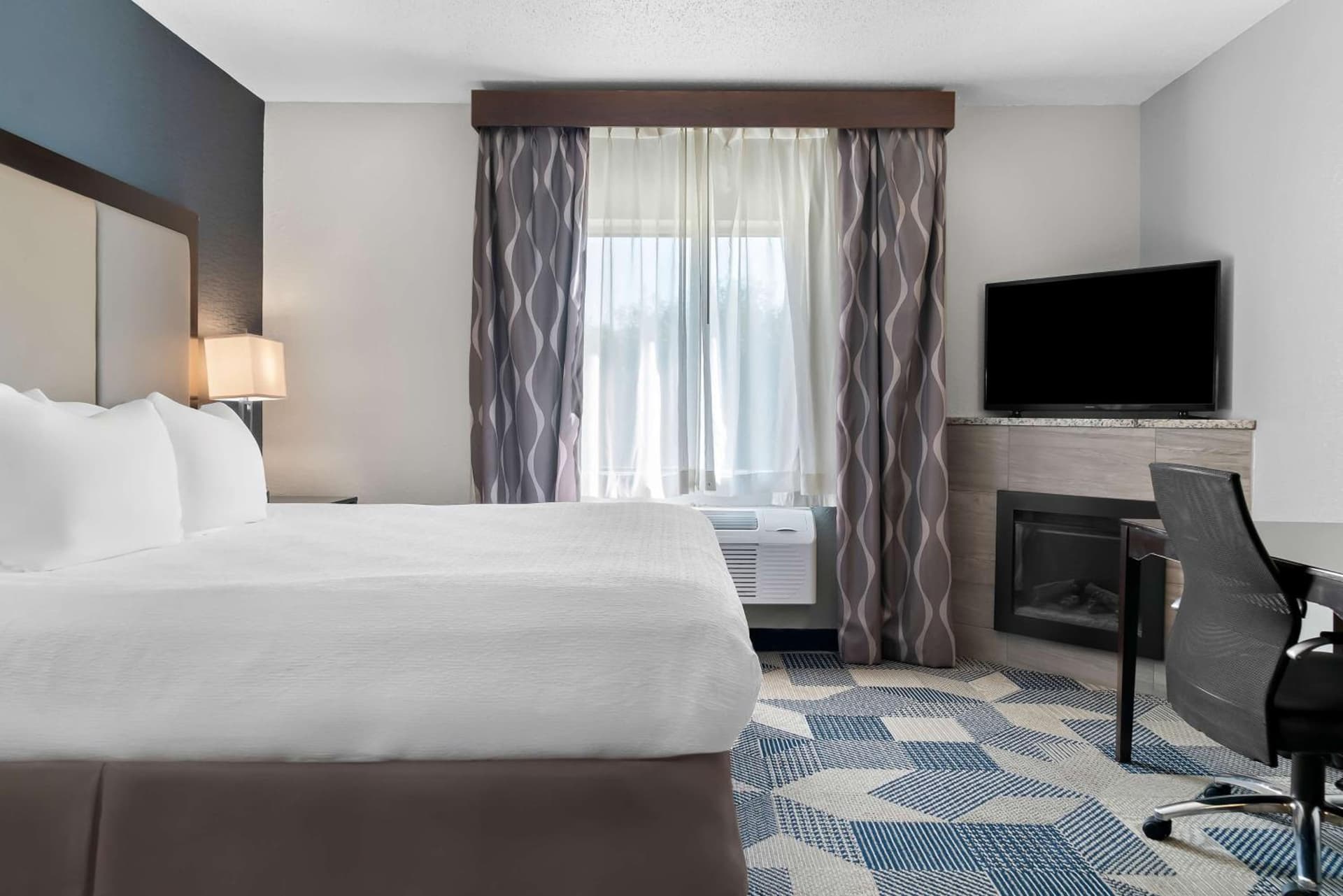 Best Western Plus Flint Airport Inn & Suites gallery photo in Flint, MI — image 32