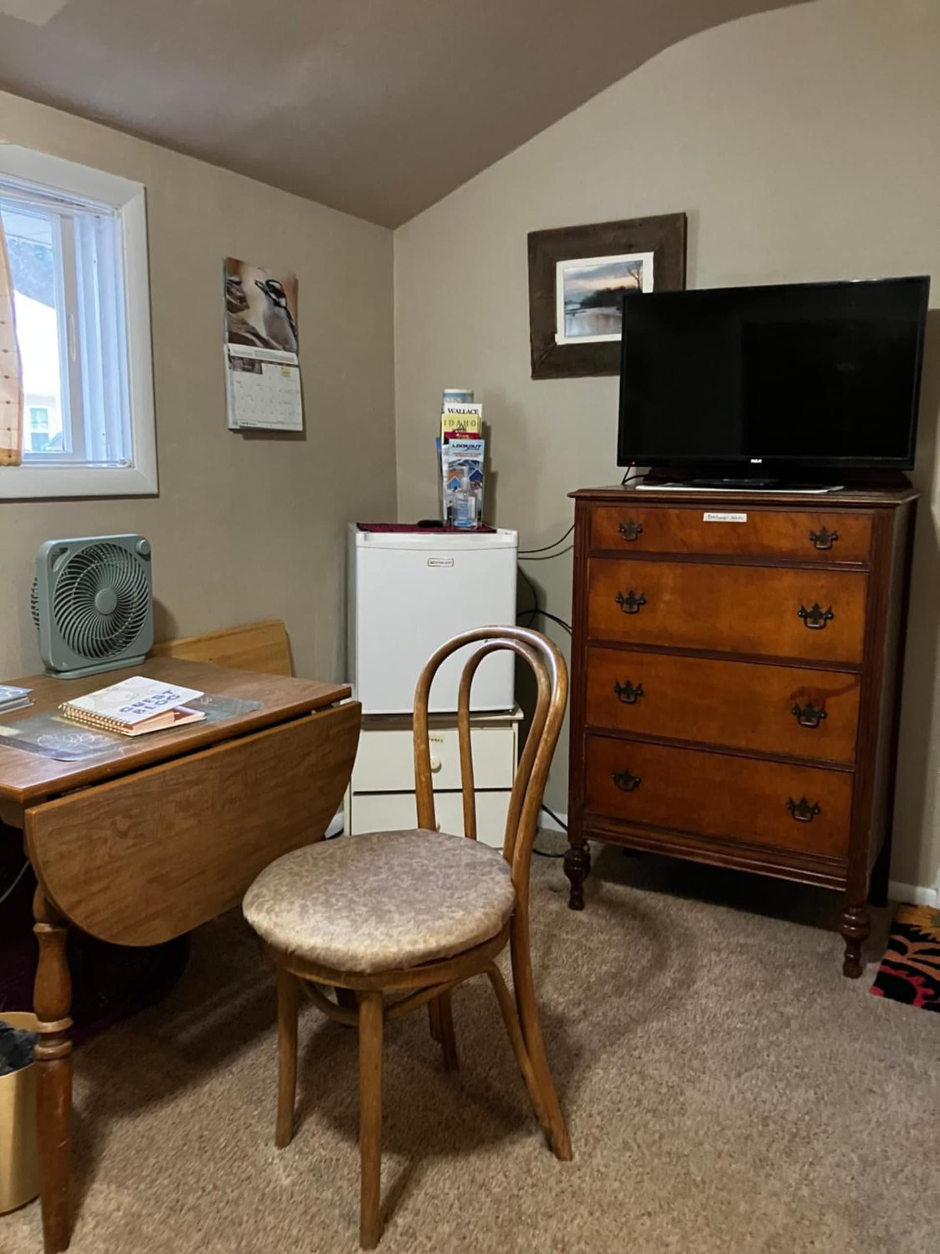 Silver Valley Getaway interior in Kellogg, ID — gallery photo 2
