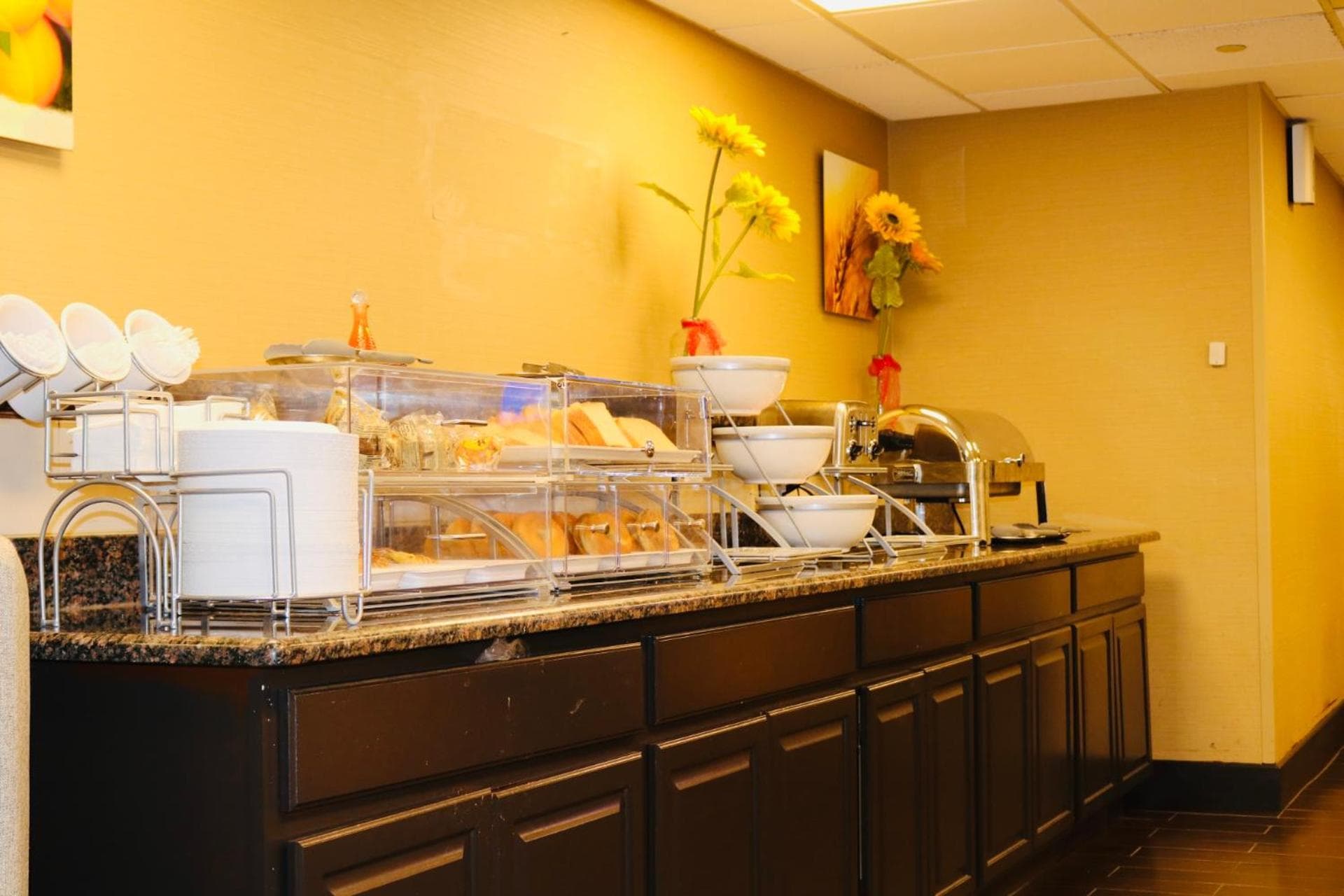 Comfort Suites Near Casinos interior in Norwich, CT — gallery photo 2