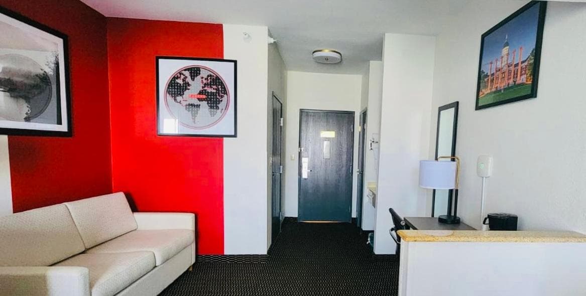 Ramada by Wyndham Columbia gallery photo in Columbia, MO — image 13