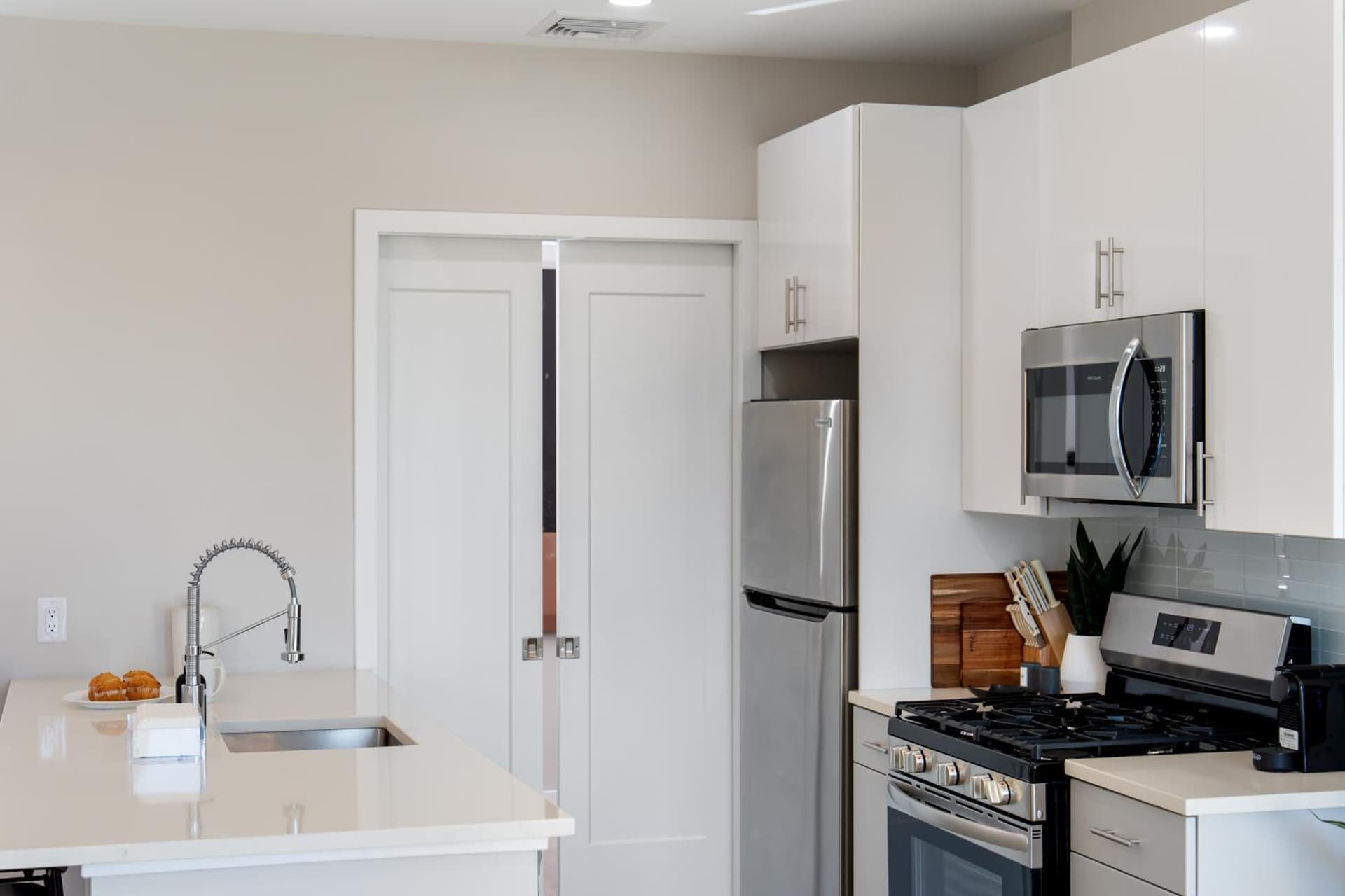 Luxury Furnished Apartments by Hyatus Downtown at Yale gallery photo in New Haven, CT — image 100