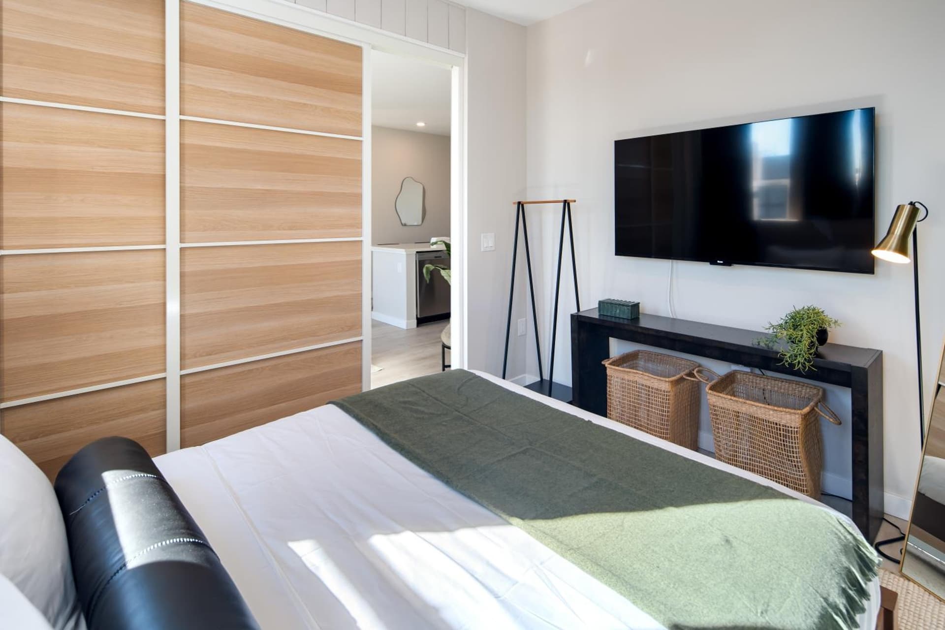 Luxury Furnished Apartments by Hyatus Downtown at Yale gallery photo in New Haven, CT — image 102