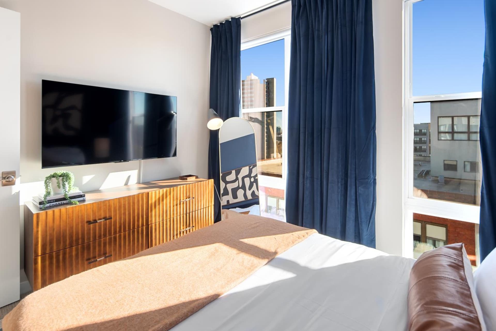 Luxury Furnished Apartments by Hyatus Downtown at Yale gallery photo in New Haven, CT — image 139