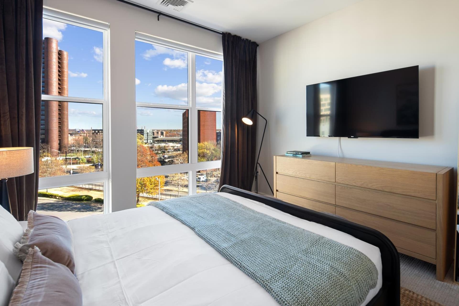 Luxury Furnished Apartments by Hyatus Downtown at Yale gallery photo in New Haven, CT — image 181