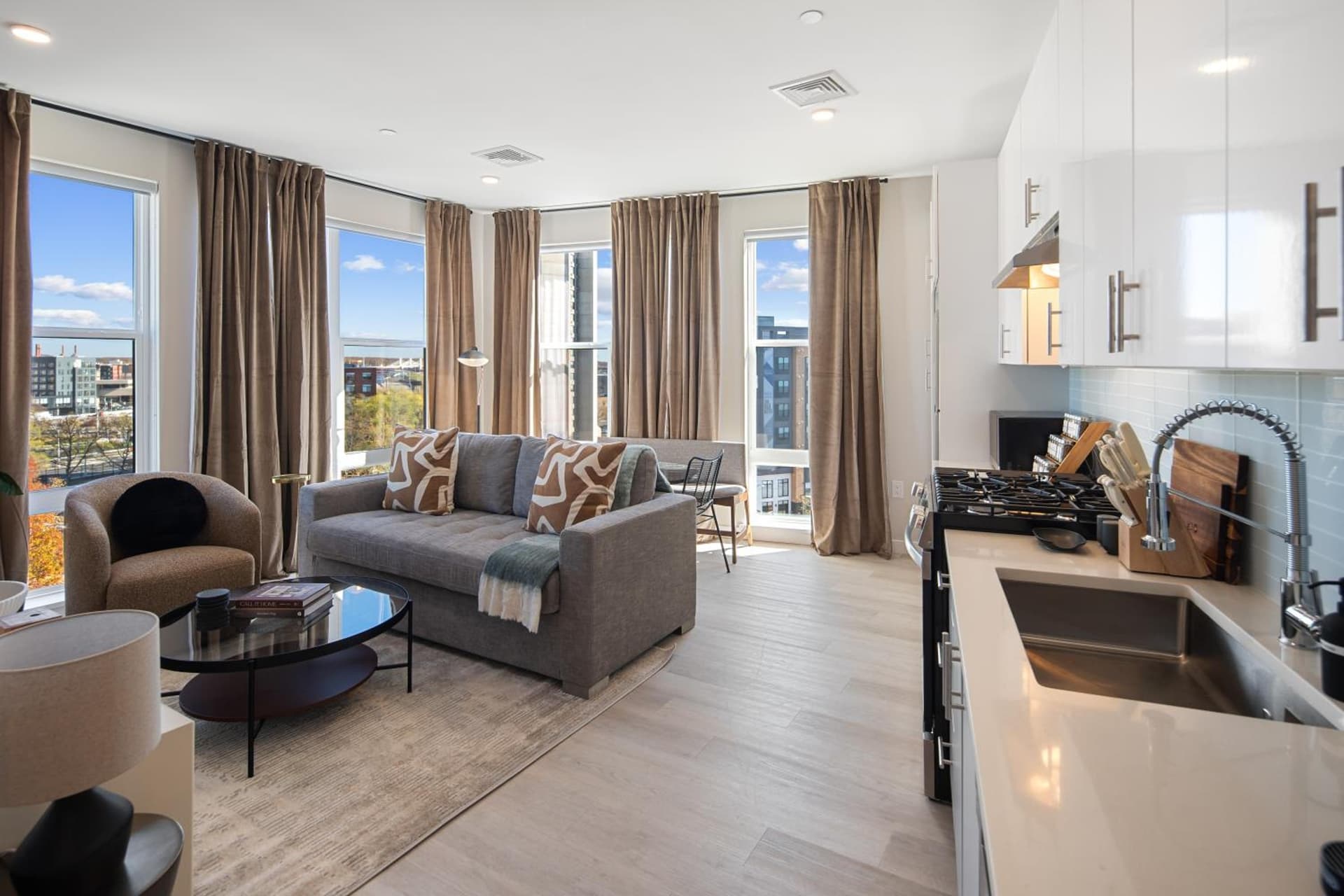 Luxury Furnished Apartments by Hyatus Downtown at Yale gallery photo in New Haven, CT — image 58