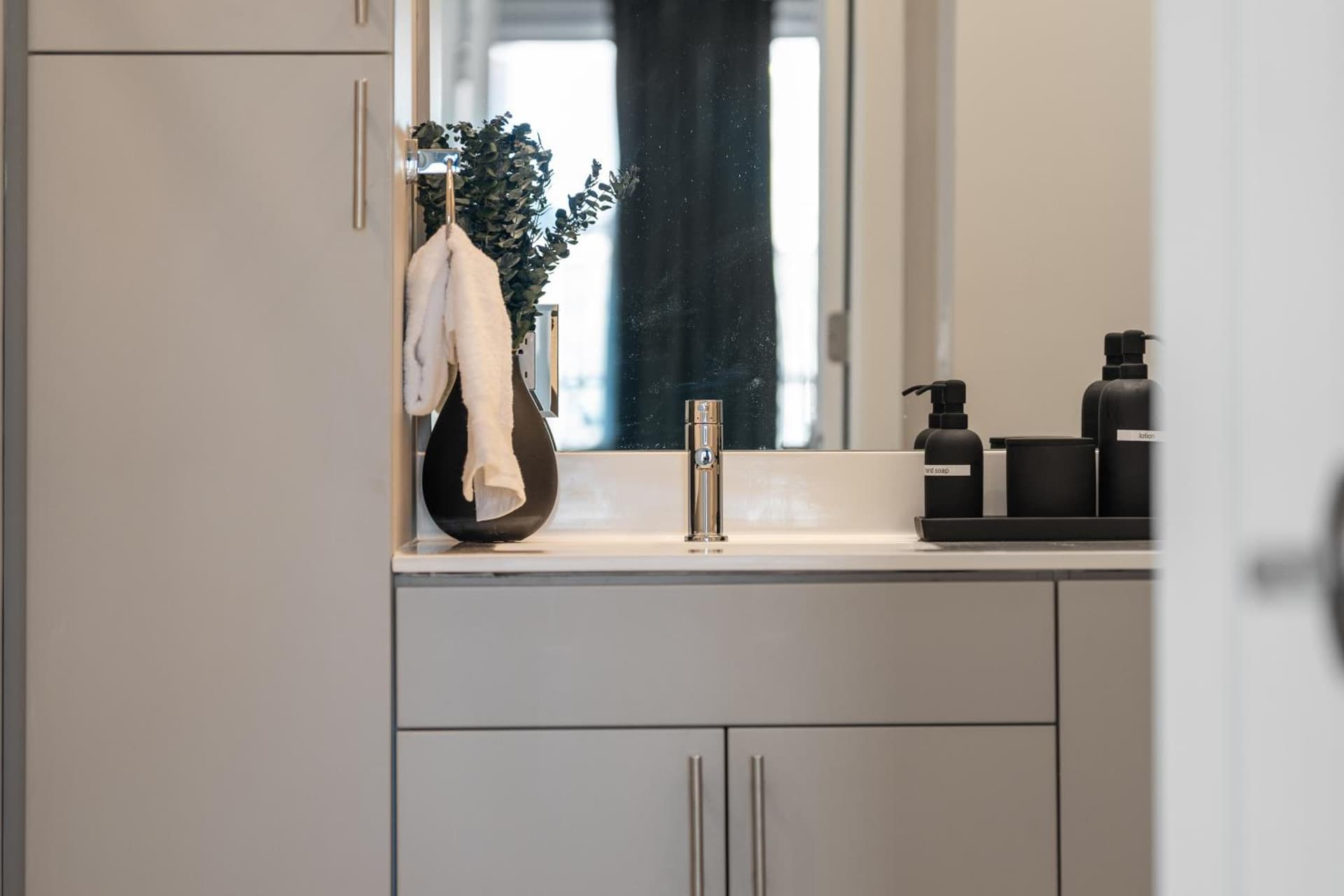 Luxury Furnished Apartments by Hyatus Downtown at Yale gallery photo in New Haven, CT — image 6