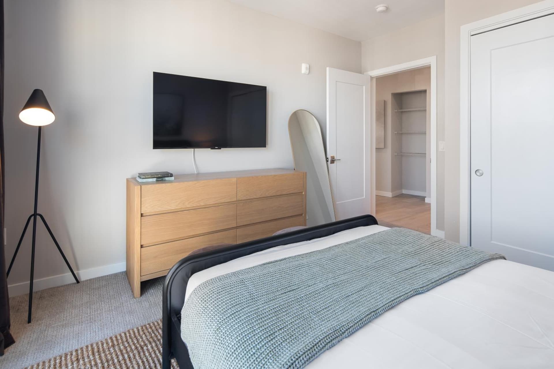 Luxury Furnished Apartments by Hyatus Downtown at Yale gallery photo in New Haven, CT — image 180
