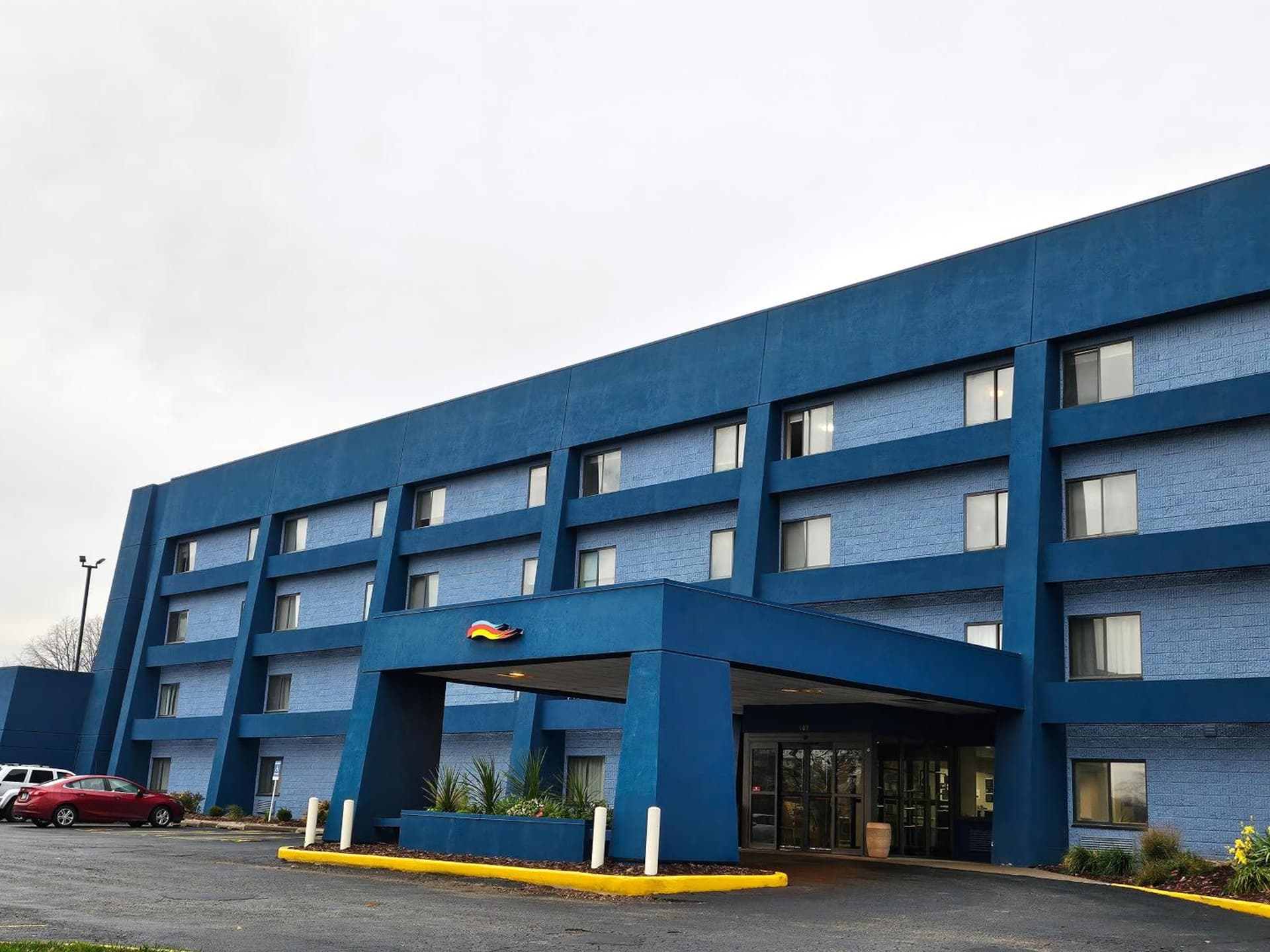 Days Inn by Wyndham Davenport featured exterior or lobby in Davenport, IA — similar hotel