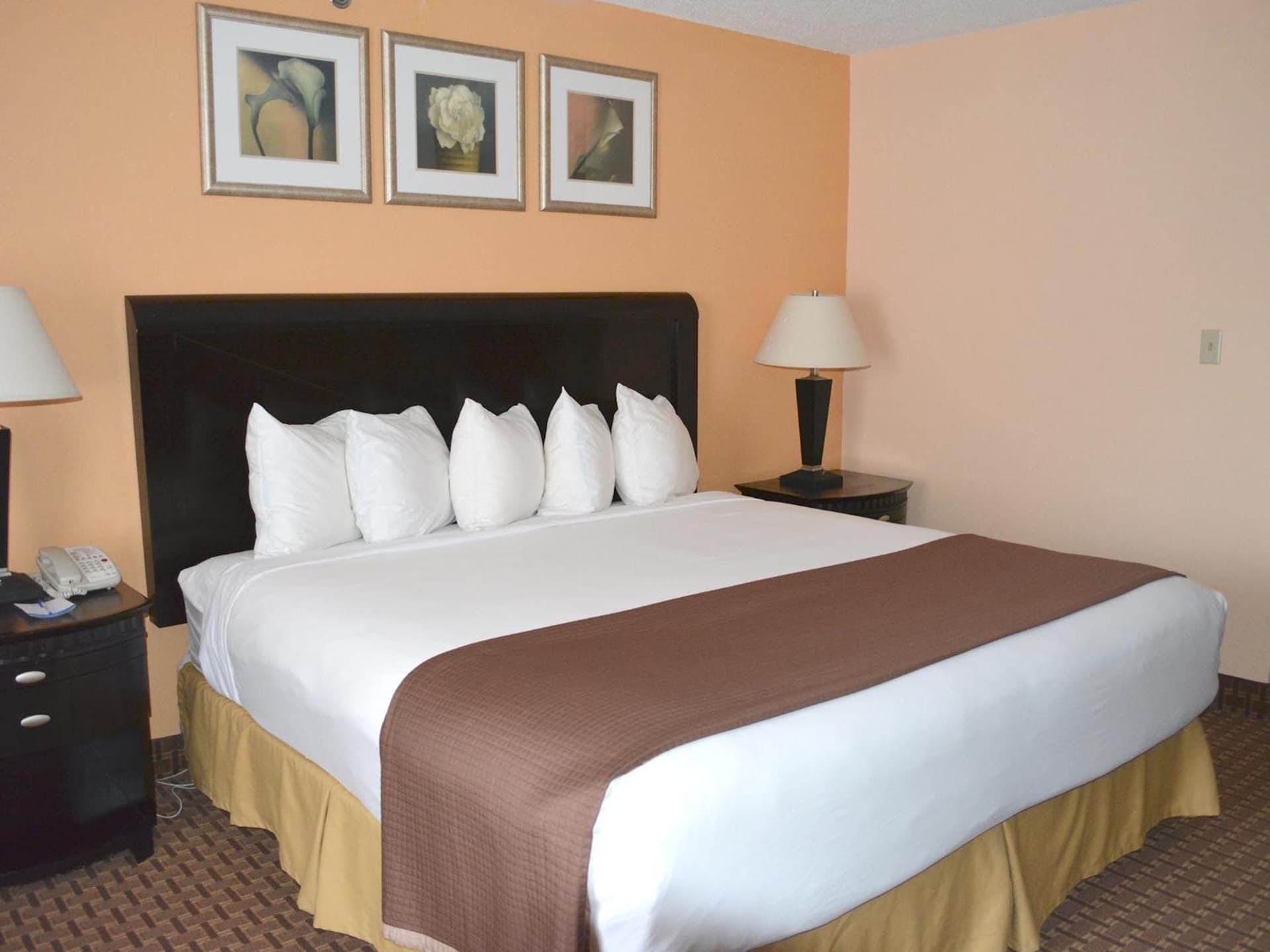 Baymont by Wyndham East Windsor Bradley Airport interior in East Windsor — gallery photo 2