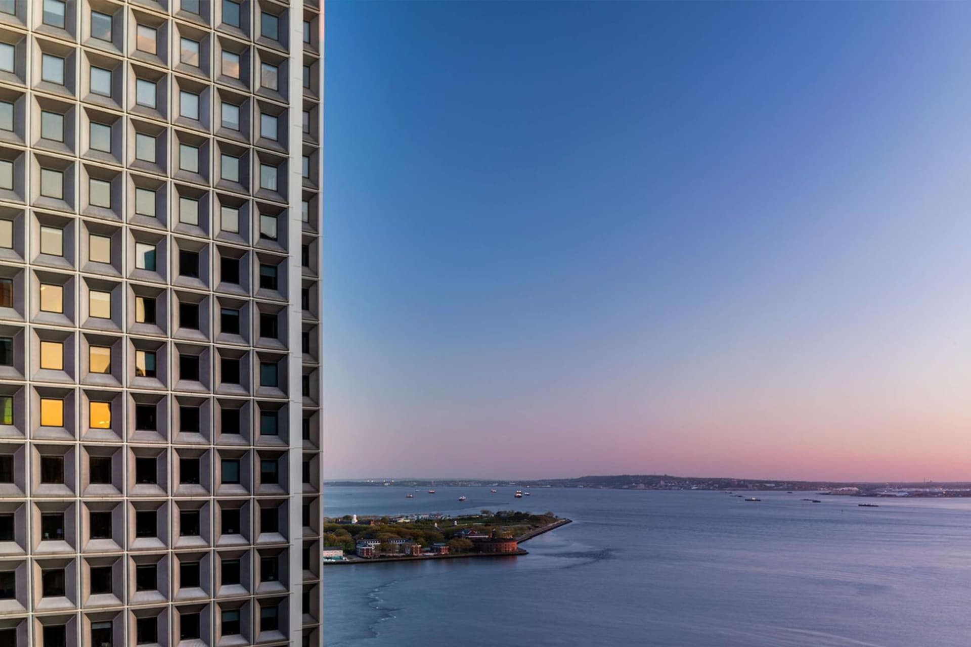 Hilton Garden Inn NYC Financial Center/Manhattan Downtown property views in New York, NY — gallery photo 3