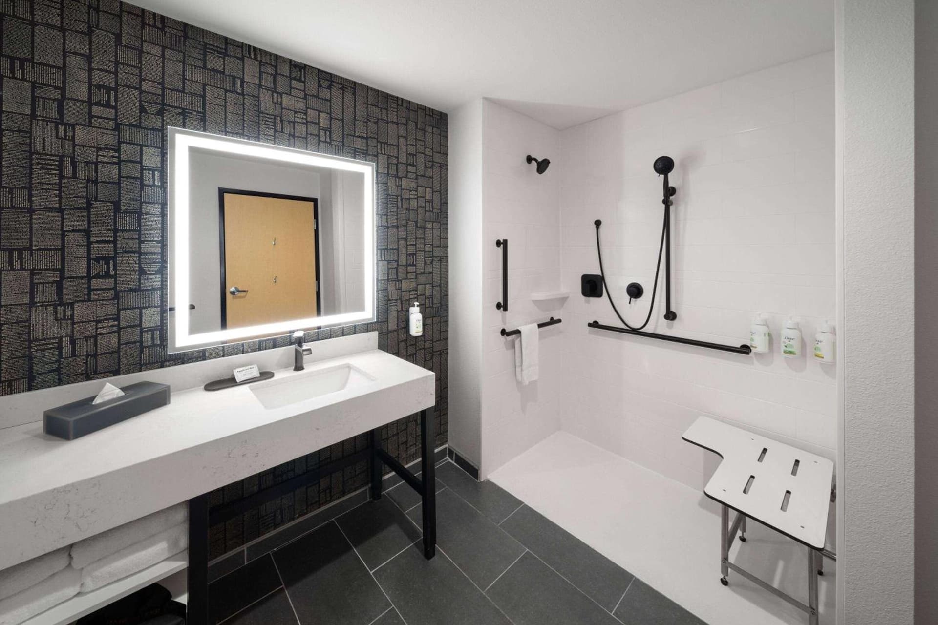 La Quinta Inn & Suites by Wyndham Austin Parmer Tech Ridge gallery photo in Austin, TX — image 43