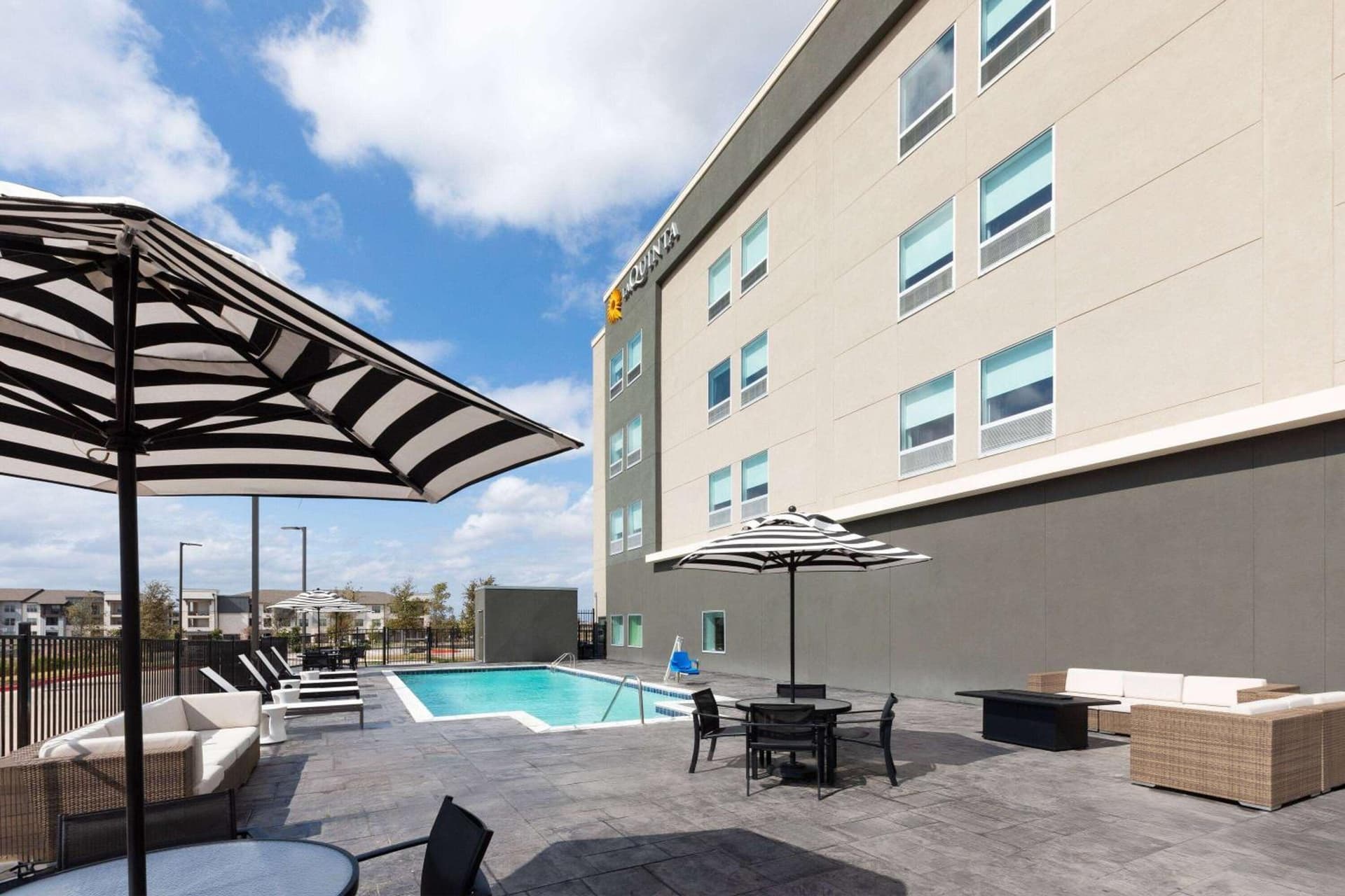 La Quinta Inn & Suites by Wyndham Austin Parmer Tech Ridge gallery photo in Austin, TX — image 23