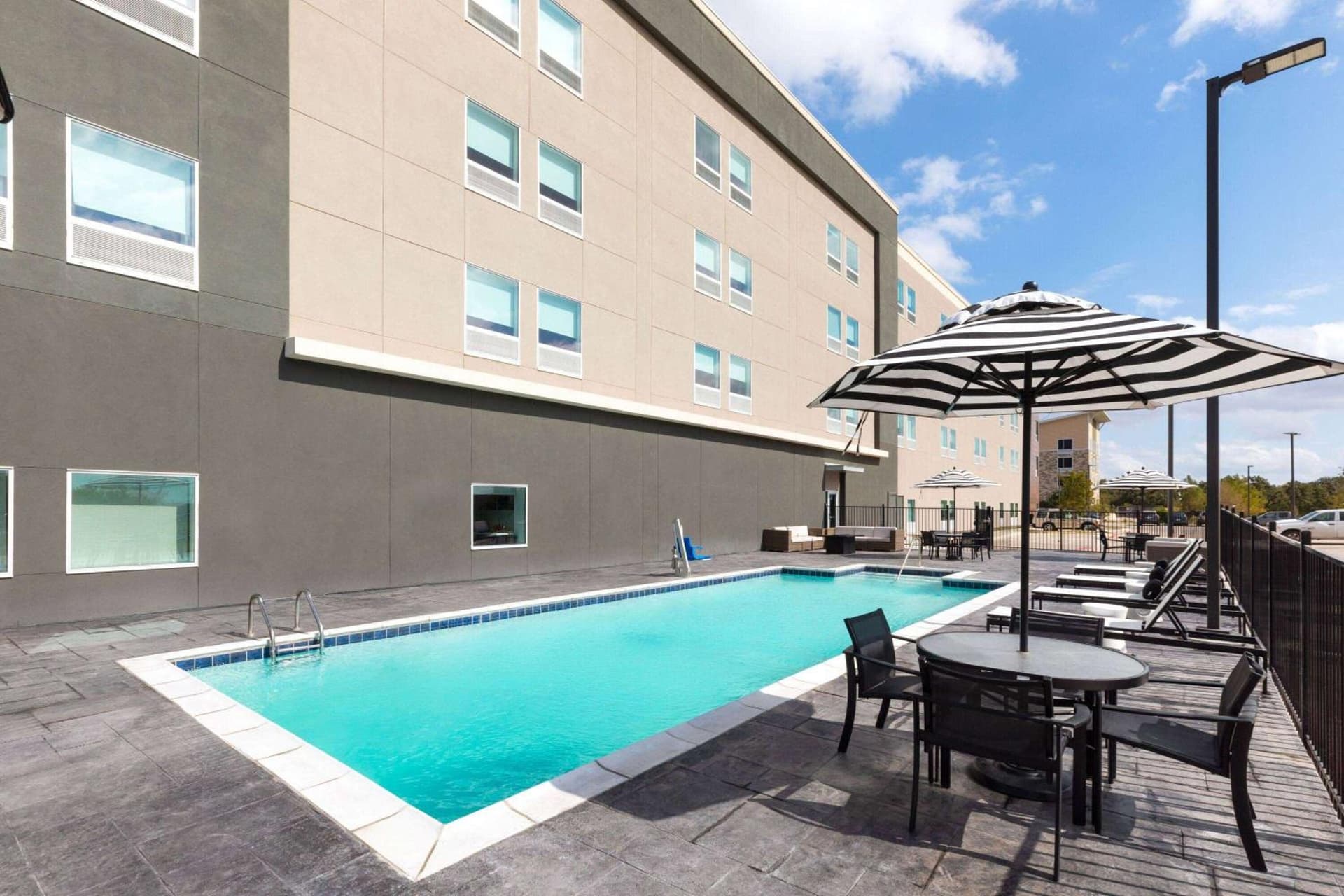 La Quinta Inn & Suites by Wyndham Austin Parmer Tech Ridge gallery photo in Austin, TX — image 39