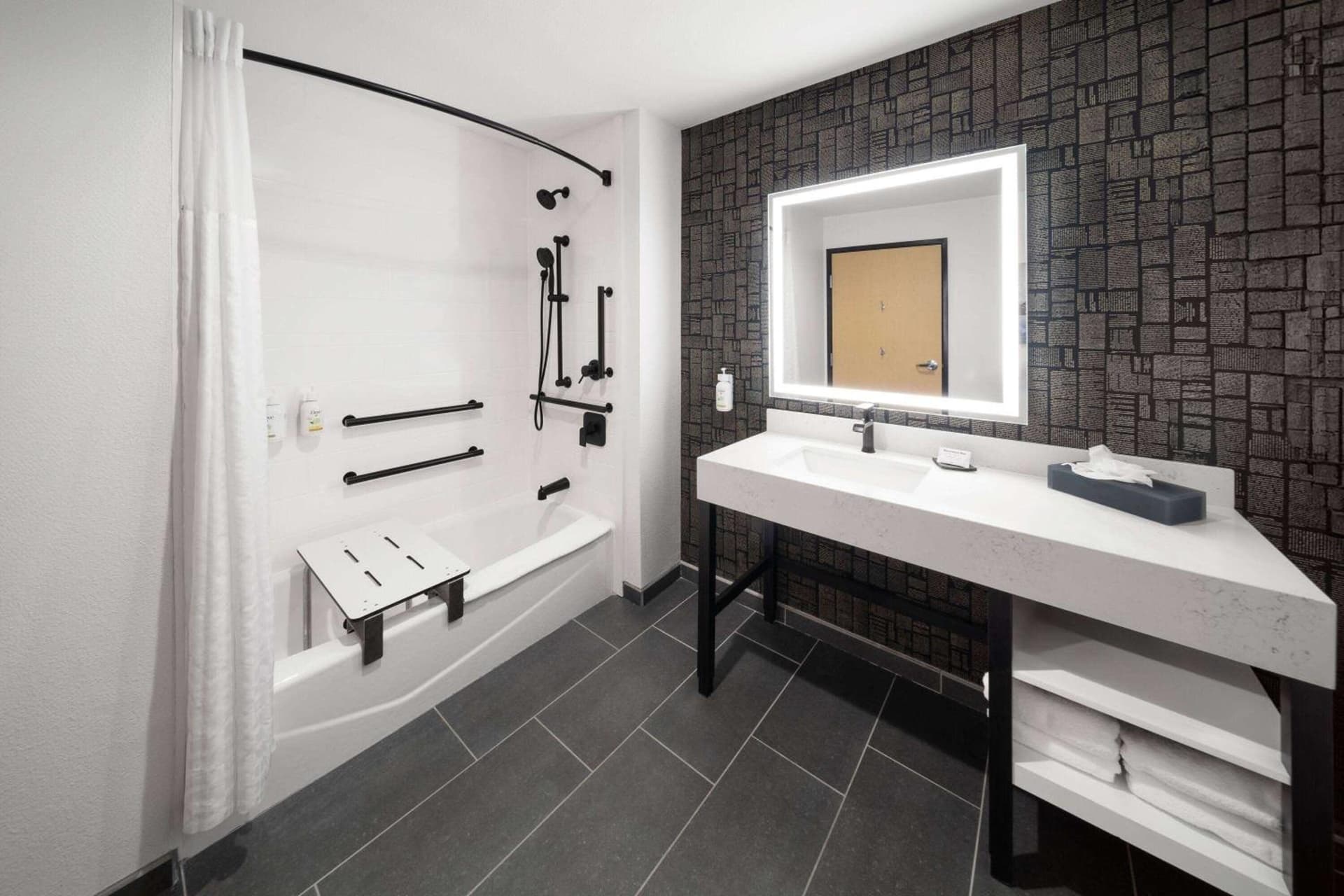 La Quinta Inn & Suites by Wyndham Austin Parmer Tech Ridge gallery photo in Austin, TX — image 37