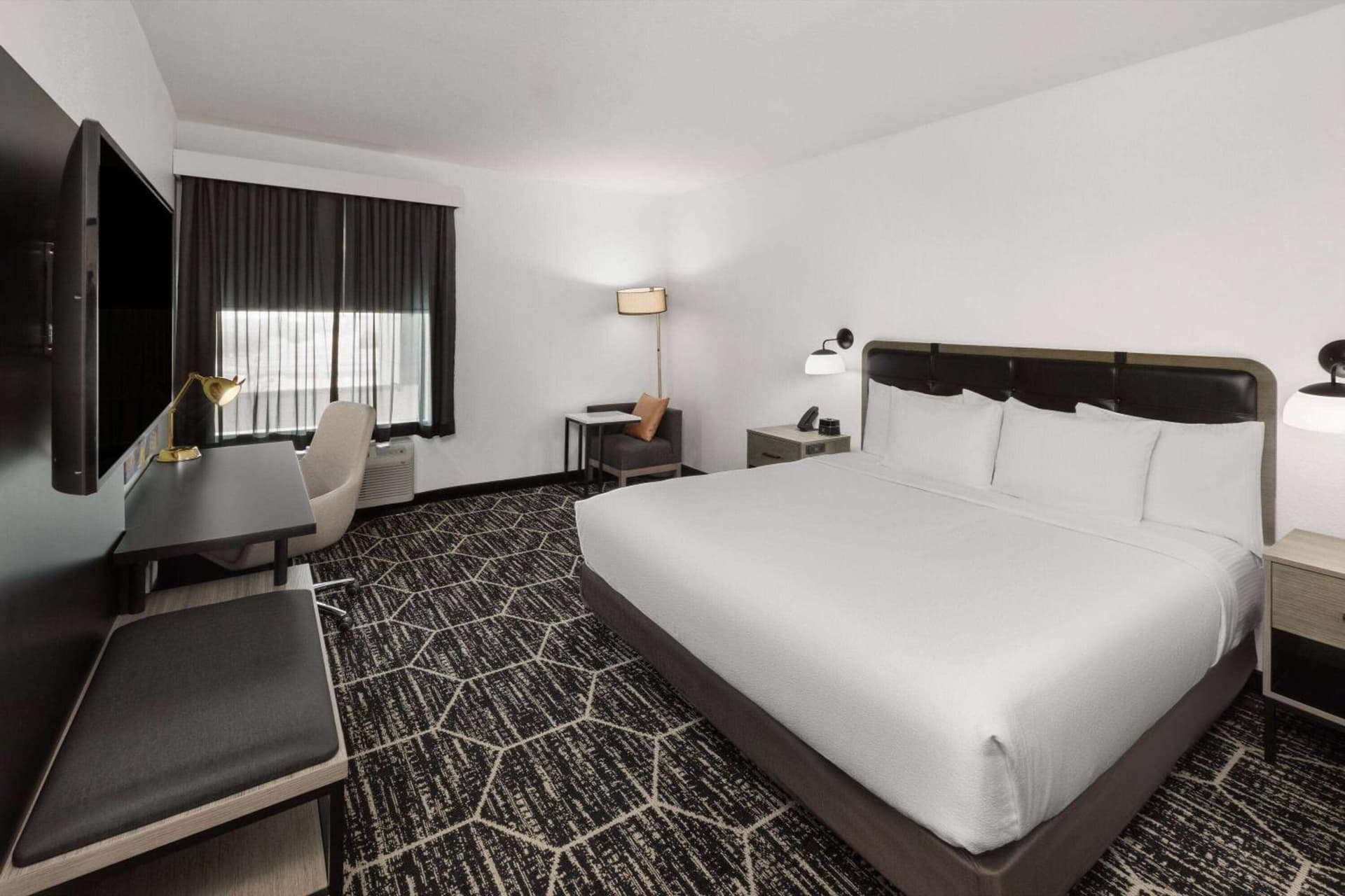 La Quinta Inn & Suites by Wyndham Austin Parmer Tech Ridge gallery photo in Austin, TX — image 4