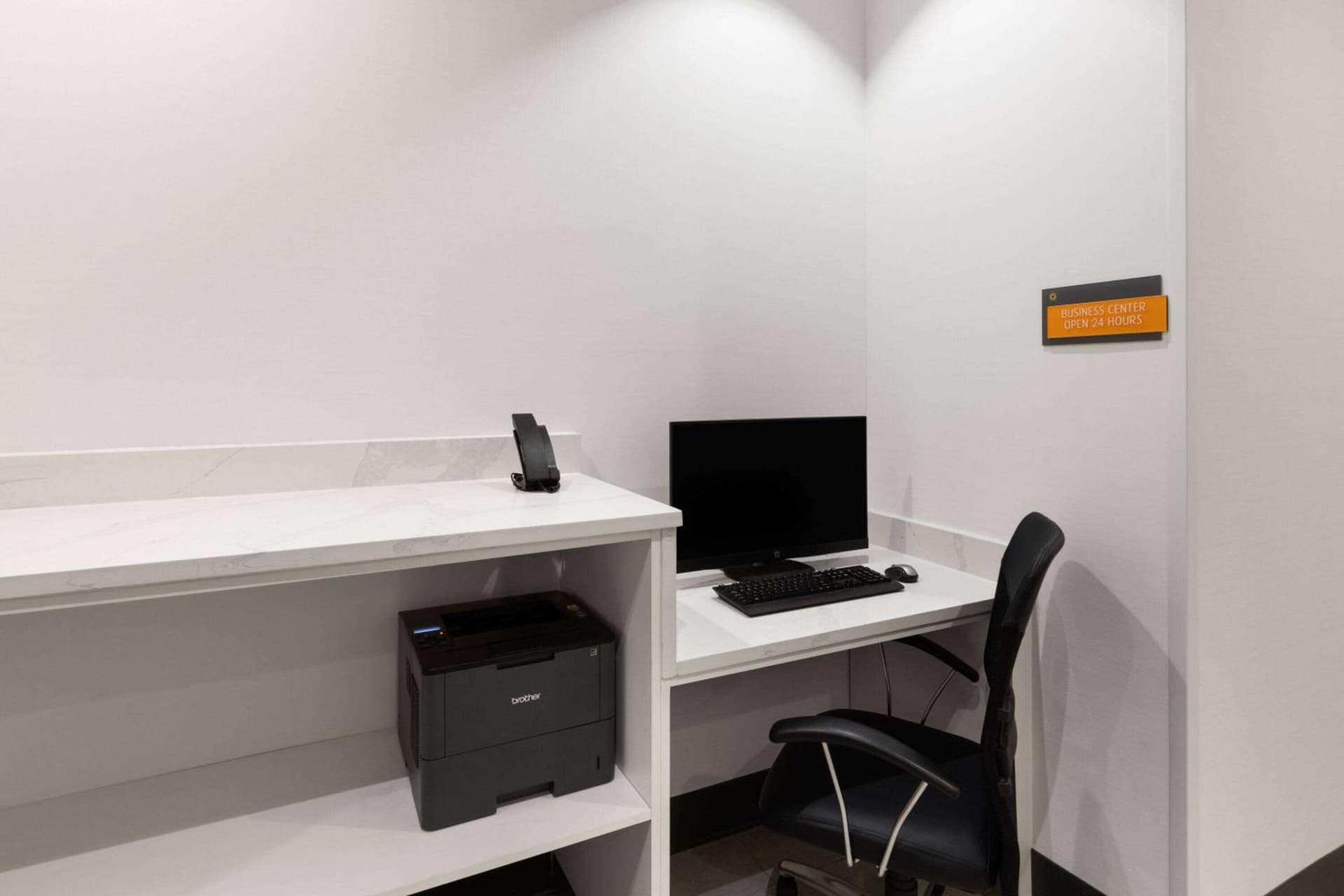 La Quinta Inn & Suites by Wyndham Austin Parmer Tech Ridge gallery photo in Austin, TX — image 20