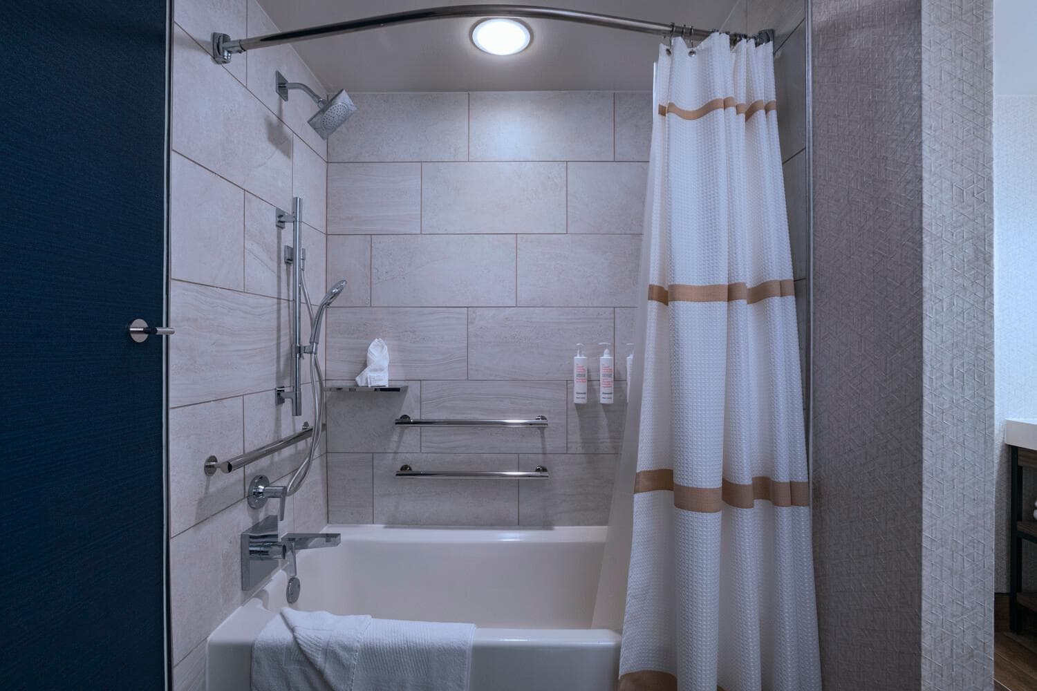 The Woodlands Waterway Marriott Hotel and Convention Center interior in The Woodlands, TX — gallery photo 2