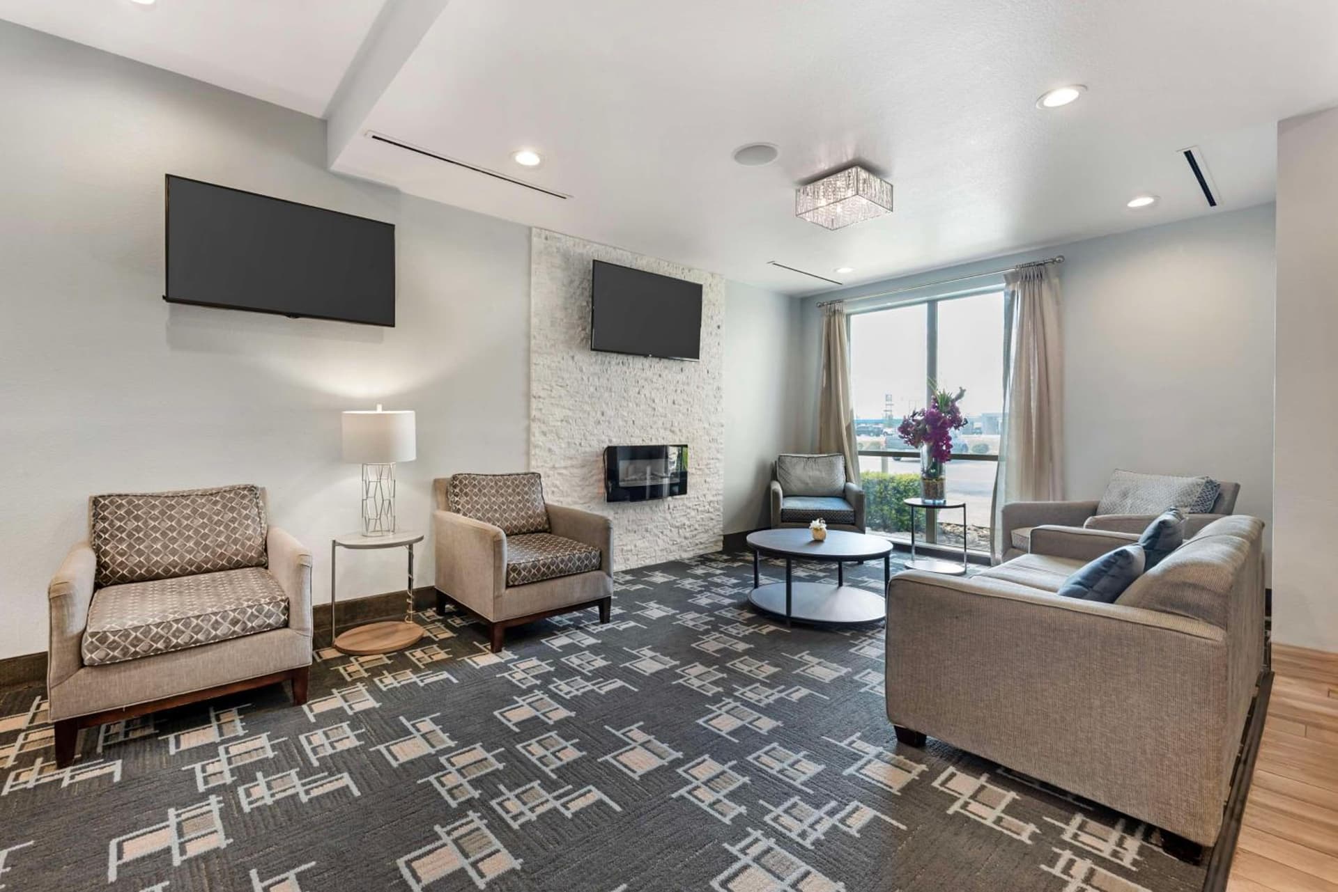 Best Western Plus Buda Austin Inn & Suites gallery photo in Buda, TX — image 9