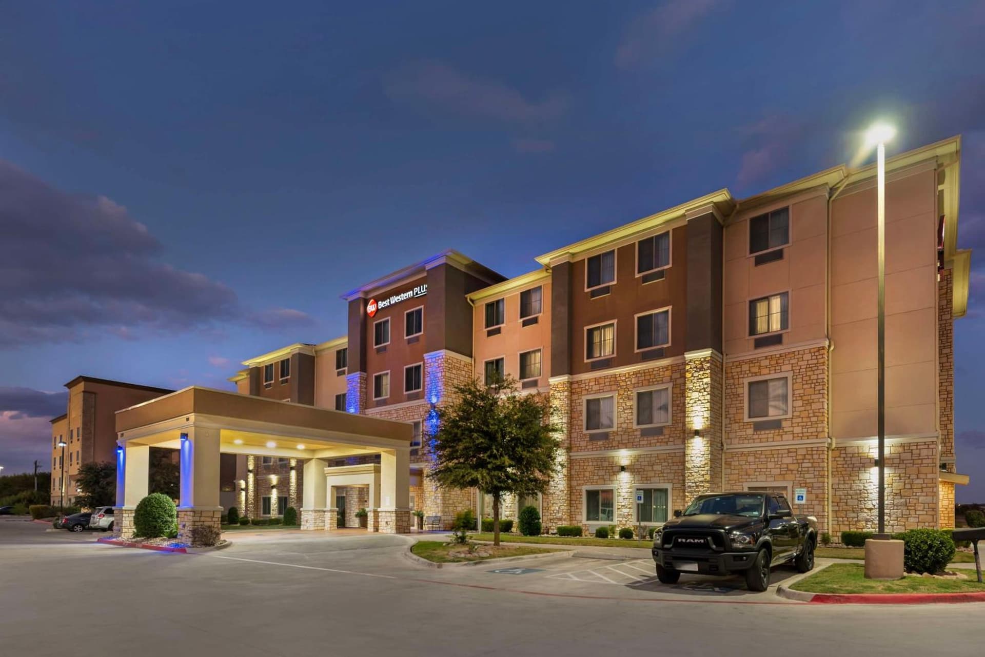Best Western Plus Buda Austin Inn & Suites gallery photo in Buda, TX — image 12
