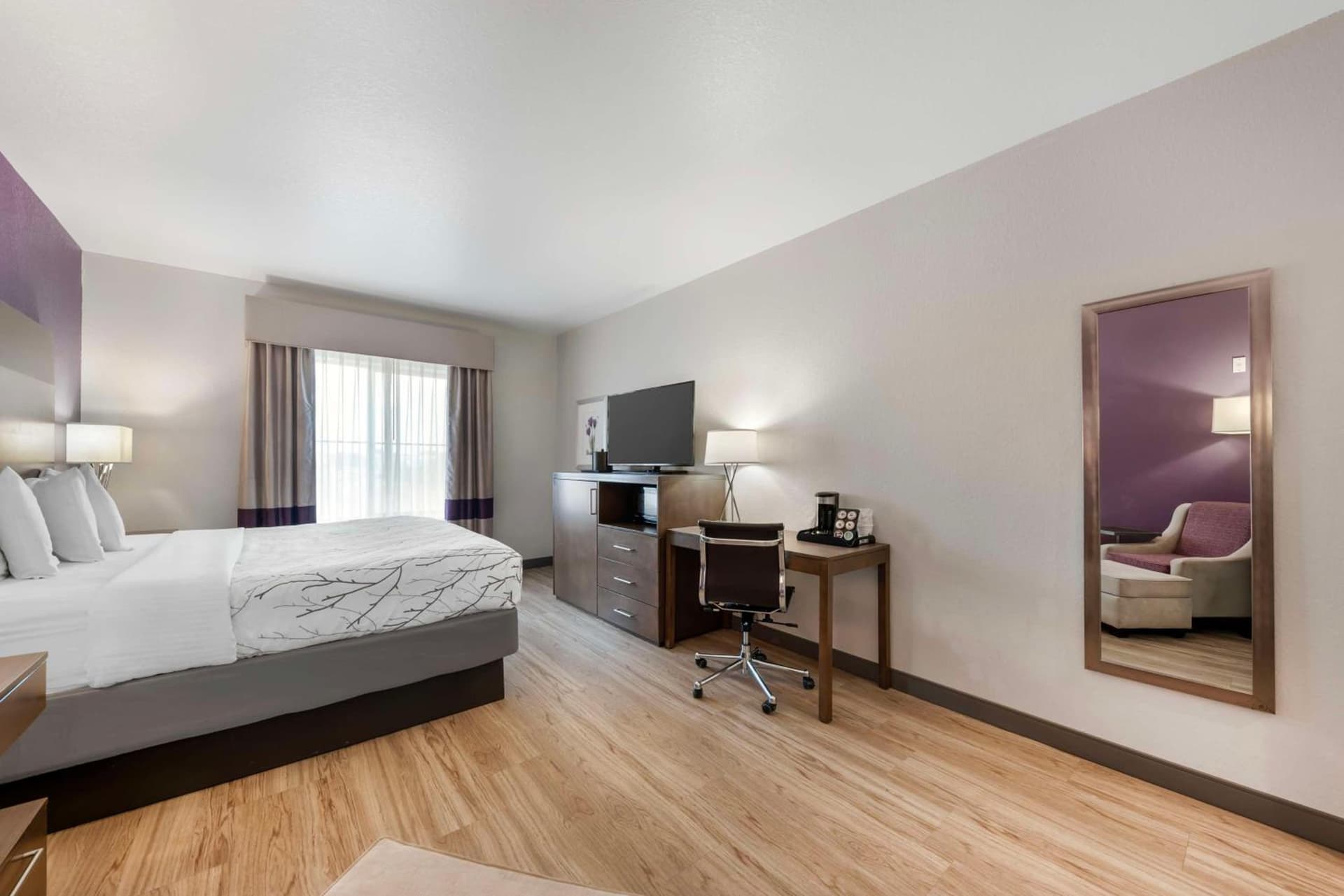 Best Western Plus Buda Austin Inn & Suites property views in Buda, TX — gallery photo 3