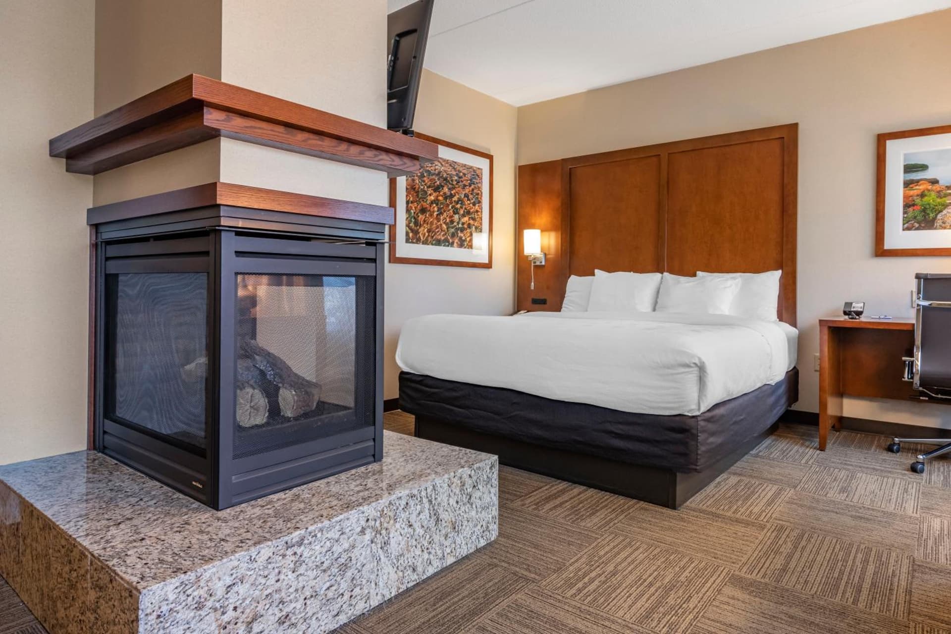 Lift Bridge Lodge, an Ascend Collection Hotel gallery photo in Duluth, MN — image 52