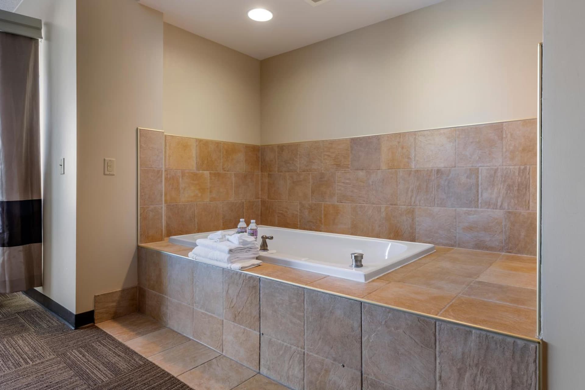 Lift Bridge Lodge, an Ascend Collection Hotel gallery photo in Duluth, MN — image 35