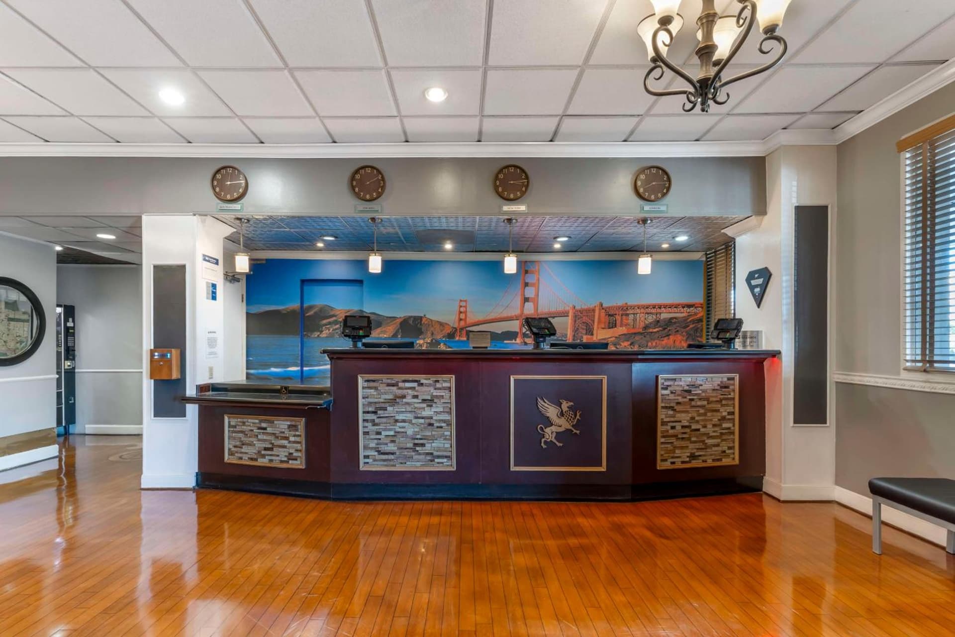 Best Western Plus Grosvenor Airport Hotel property views in South San Francisco, CA — gallery photo 3